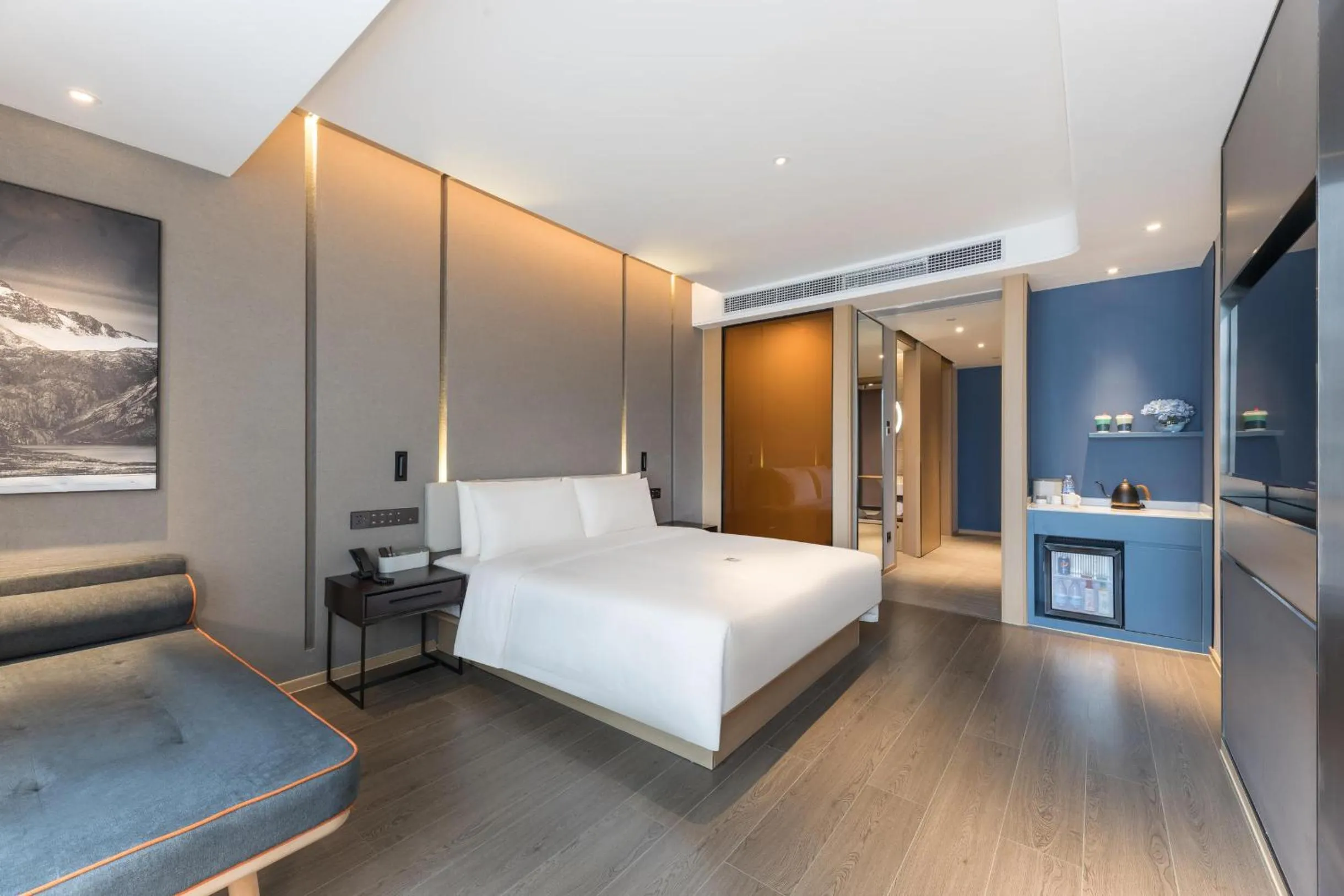 Bed in Atour Hotel Zhijiang Bridge