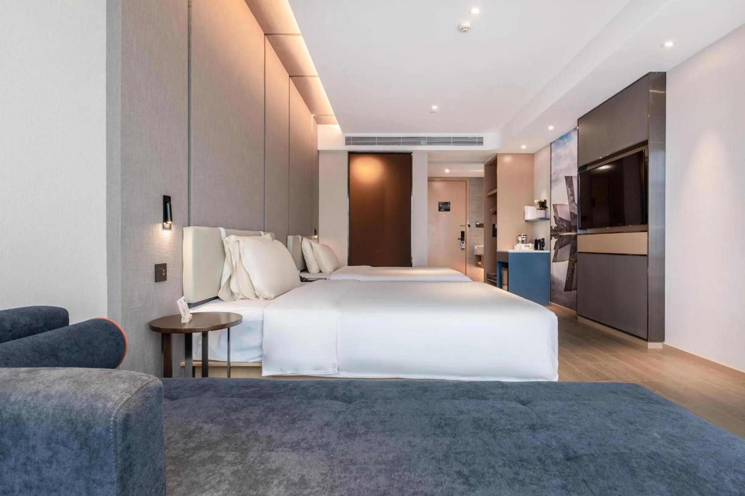 Photo of the whole room, Bed in Atour Hotel Guangzhou Panyu City Bridge