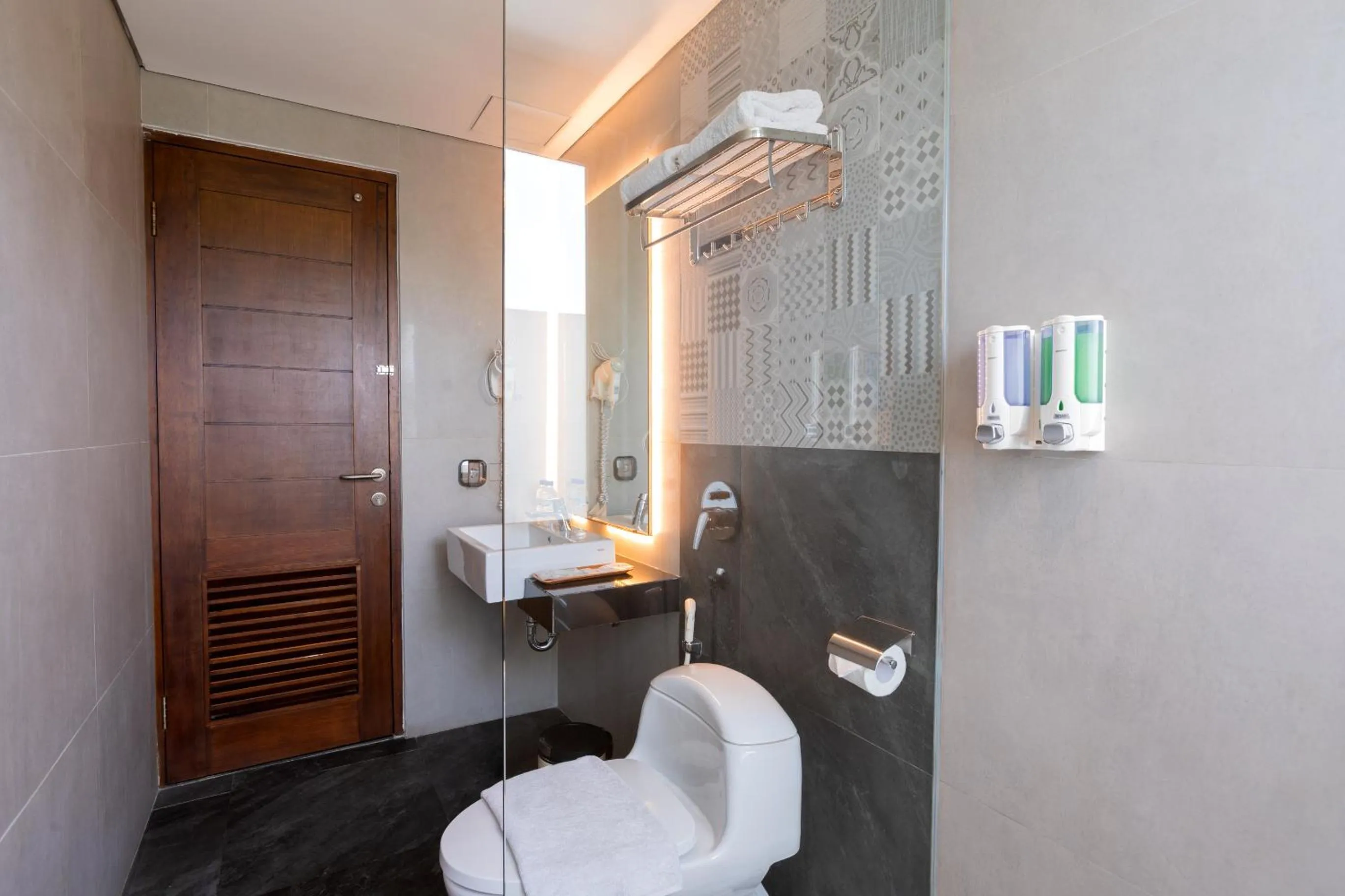 Shower in Zasgo Hotel