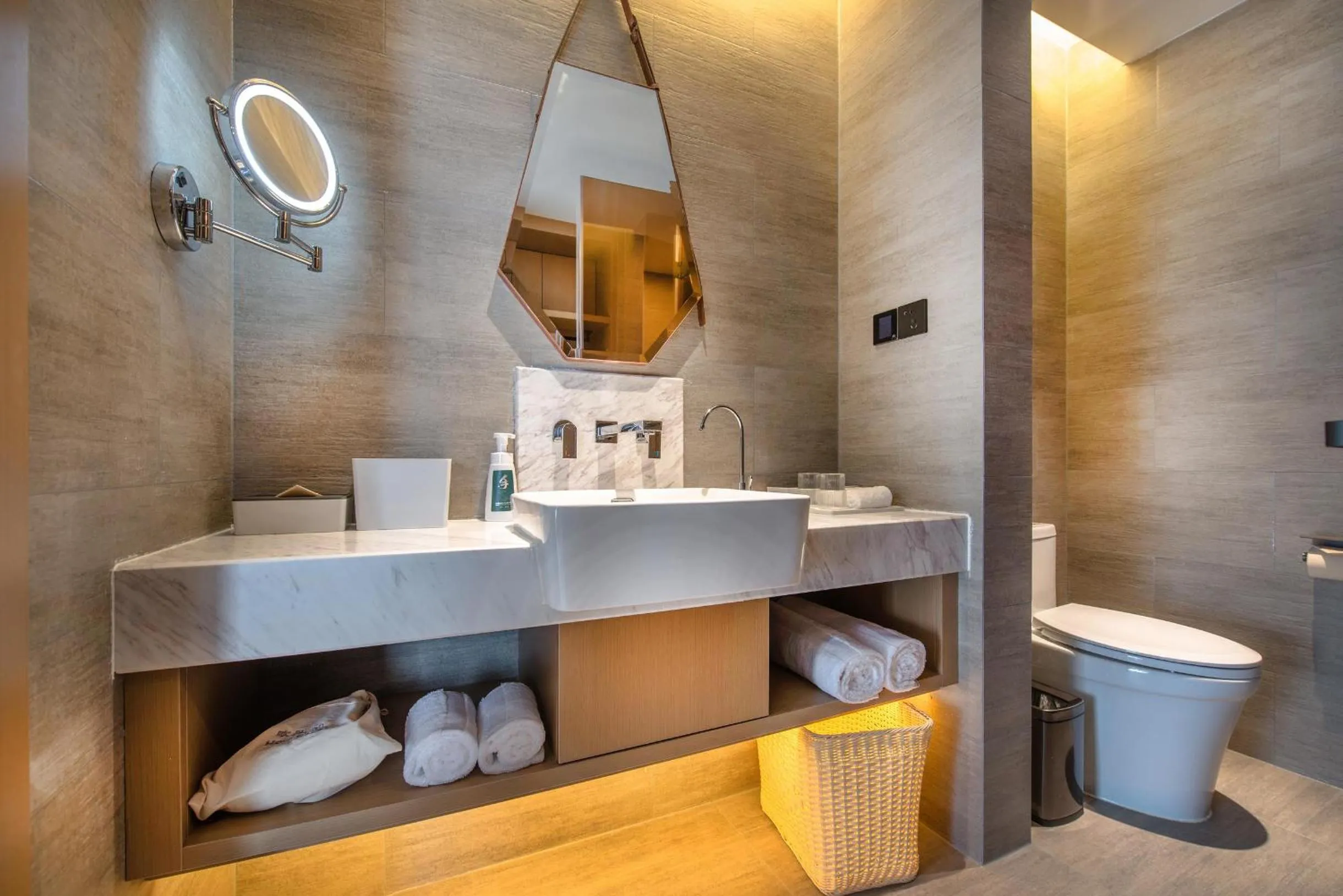 Toilet in Atour Hotel Zhongshan Tanzhou