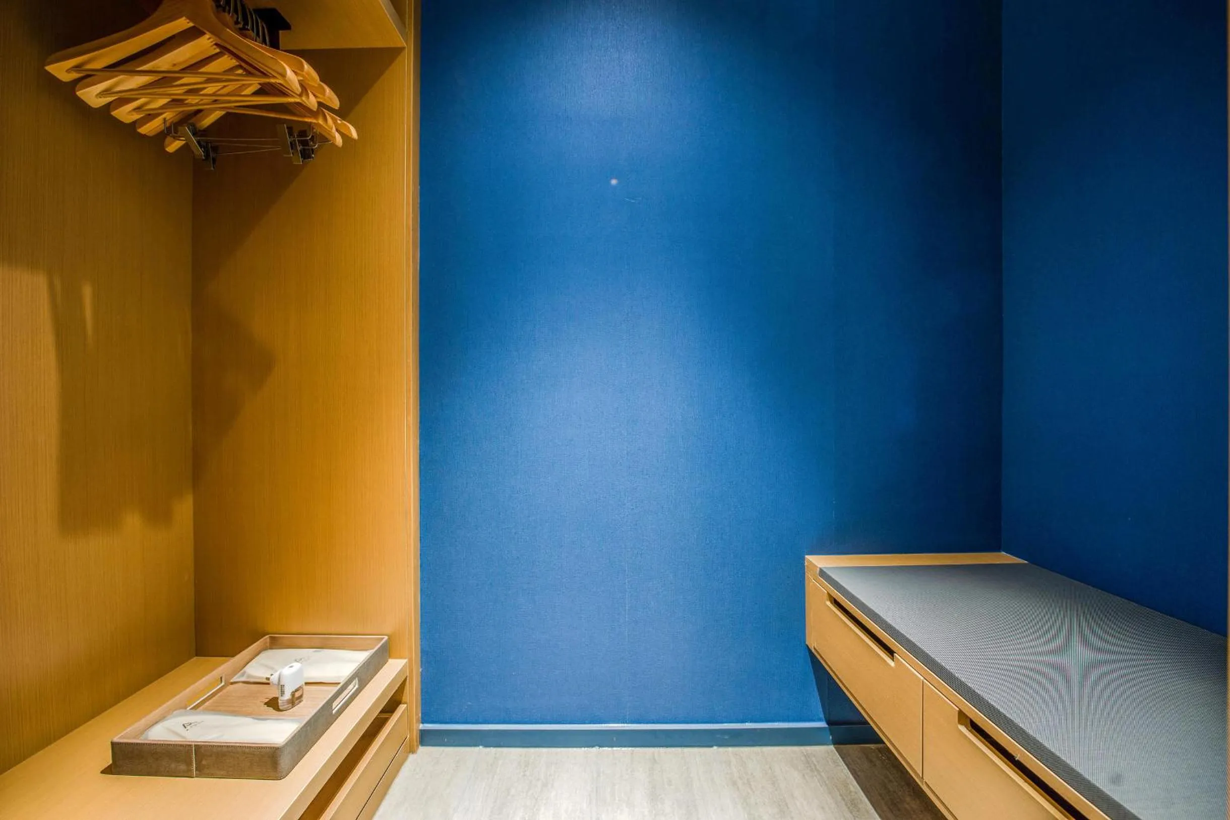 wardrobe, Bed in Atour Hotel Zhongshan Tanzhou