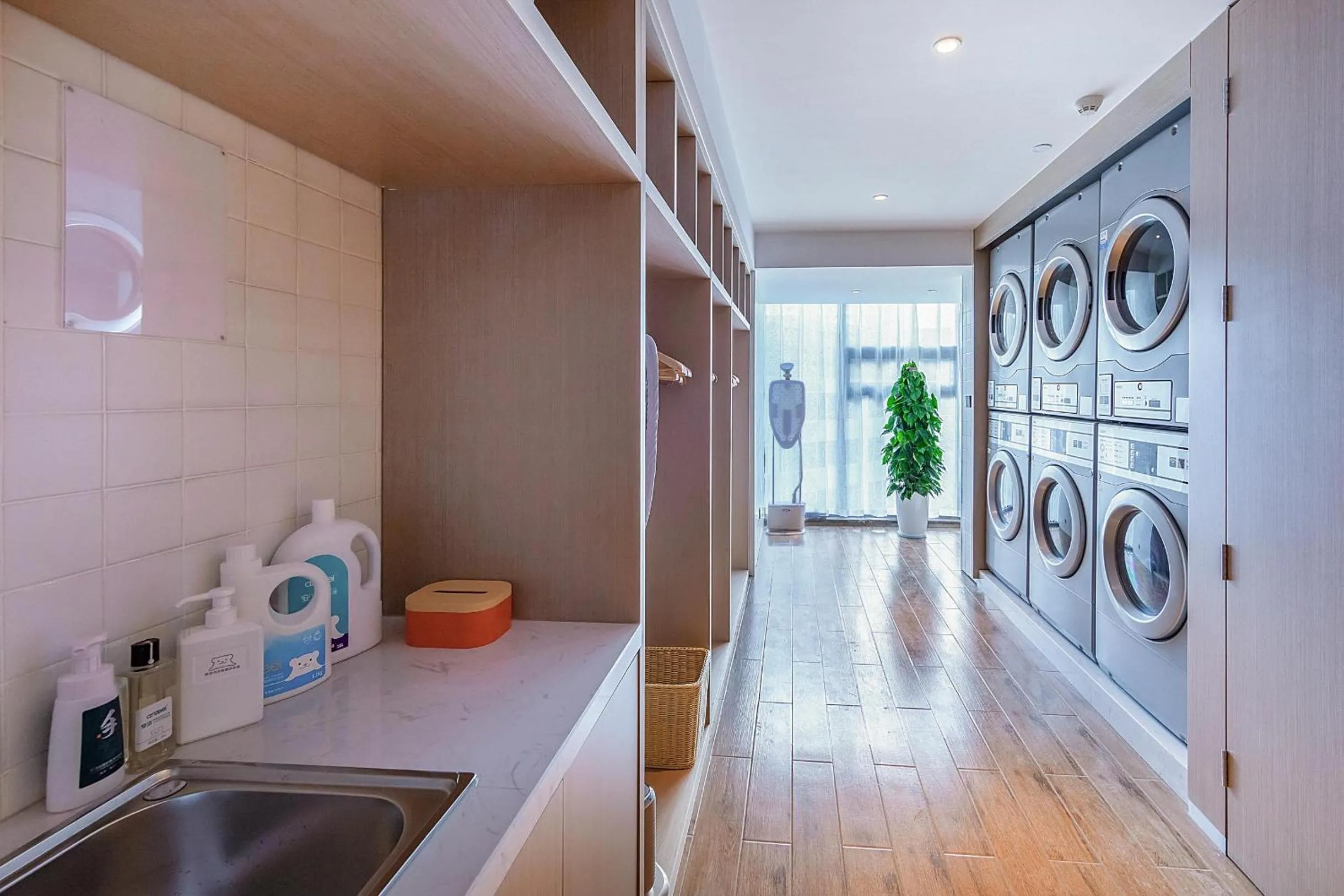 Atour Hotel Kunming South High Speed ​​Railway Station University Town