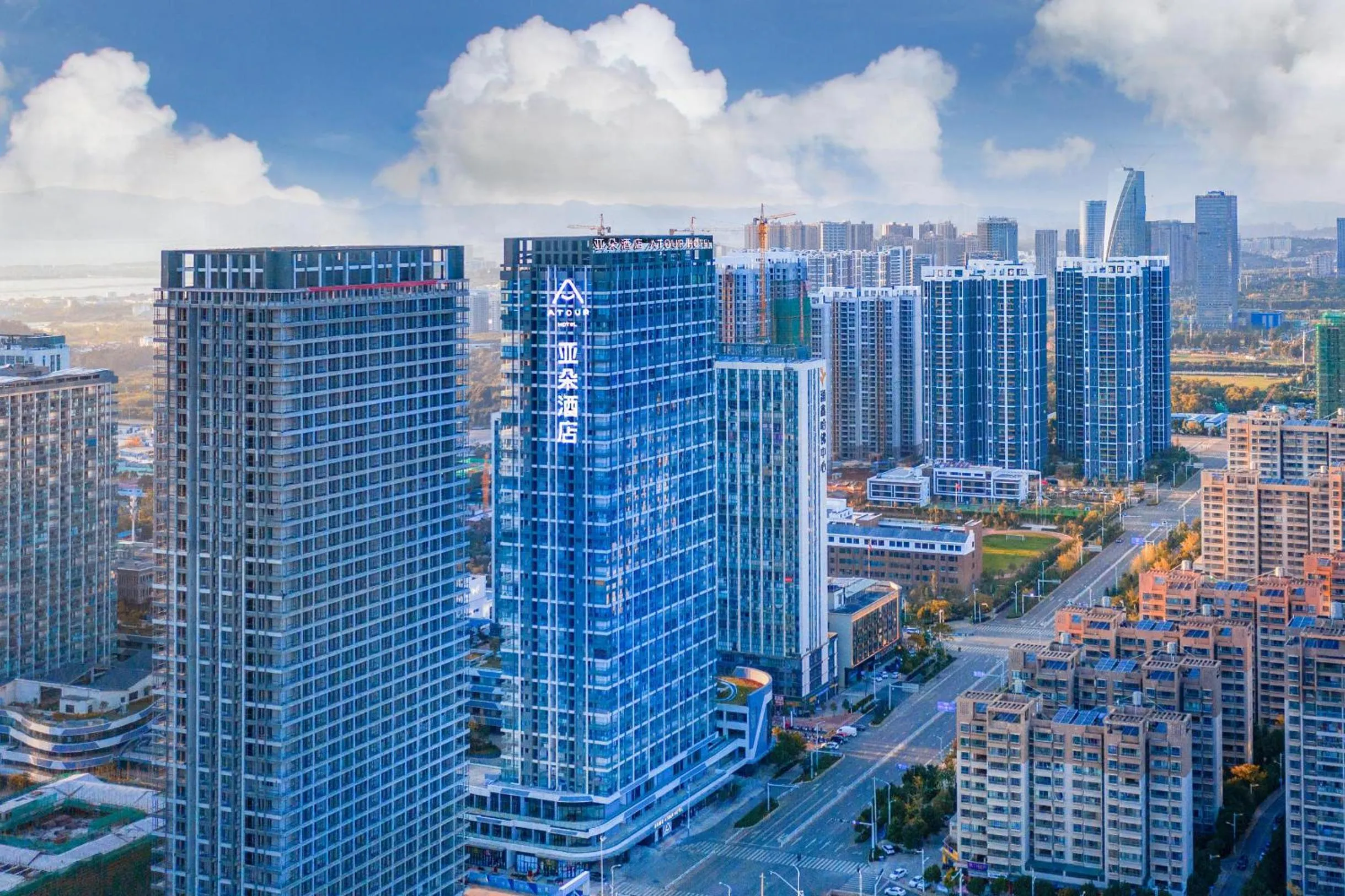 Property building in Atour Hotel Kunming South High Speed ​​Railway Station University Town