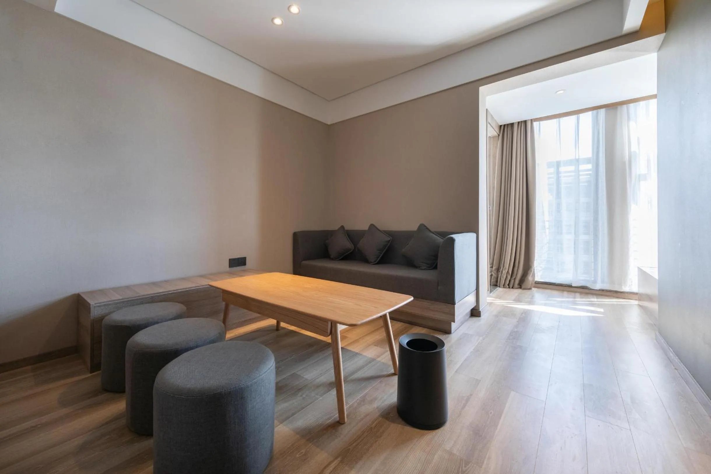 Atour Hotel Kunming South High Speed ​​Railway Station University Town