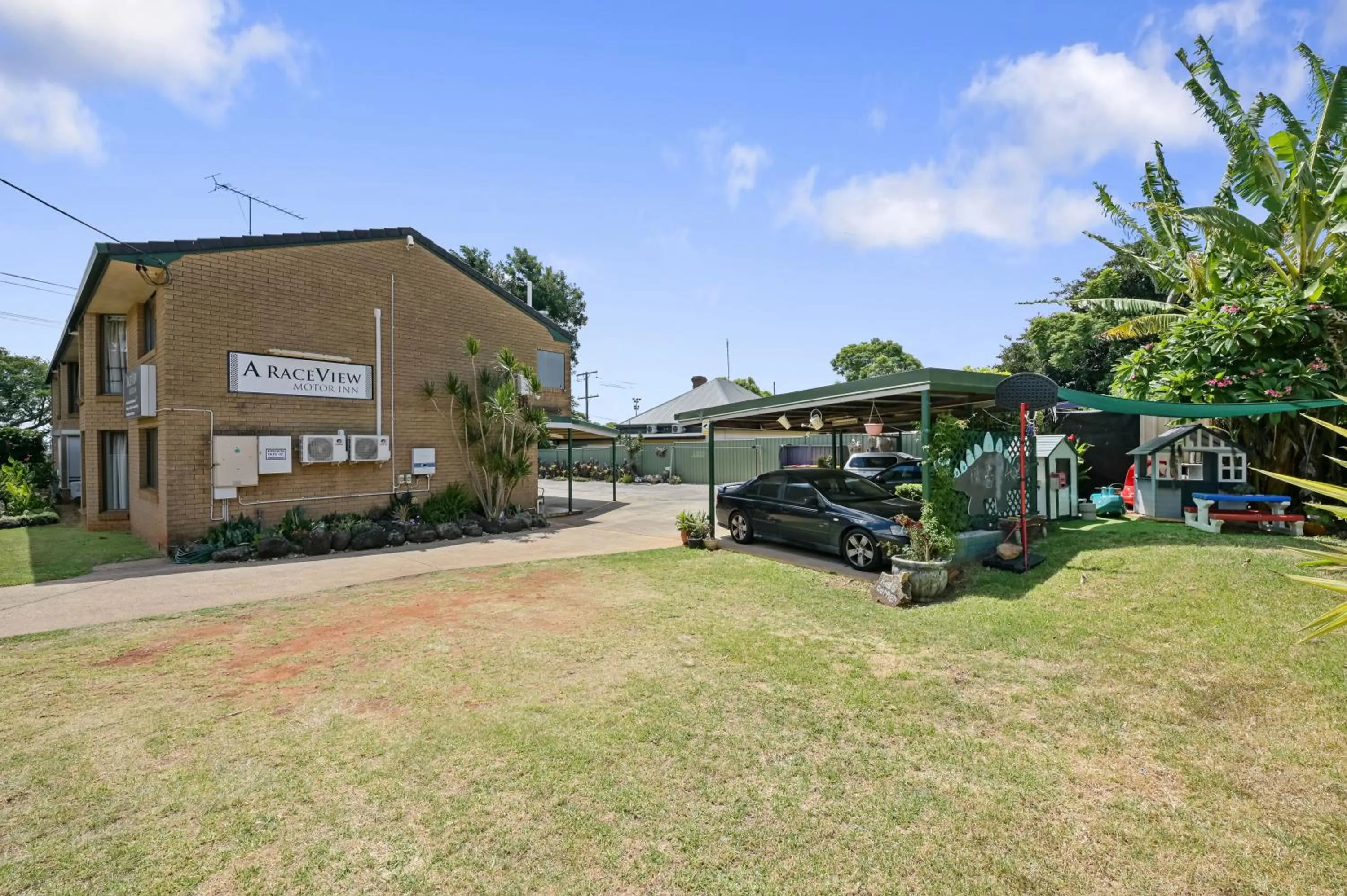 Property building in Raceview Motor Inn