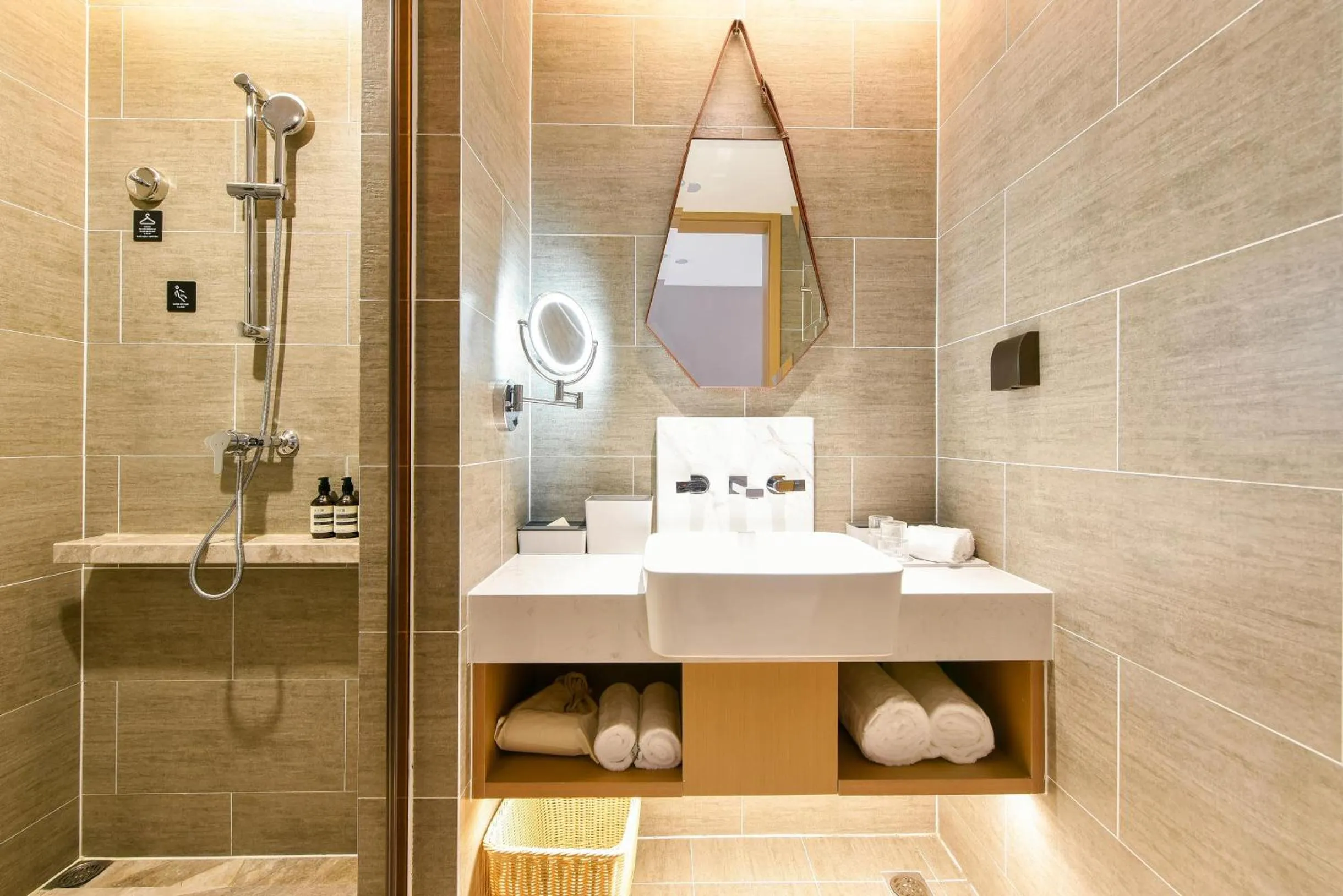 Atour Hotel Beijing Tongzhou Liyuan Subway Station