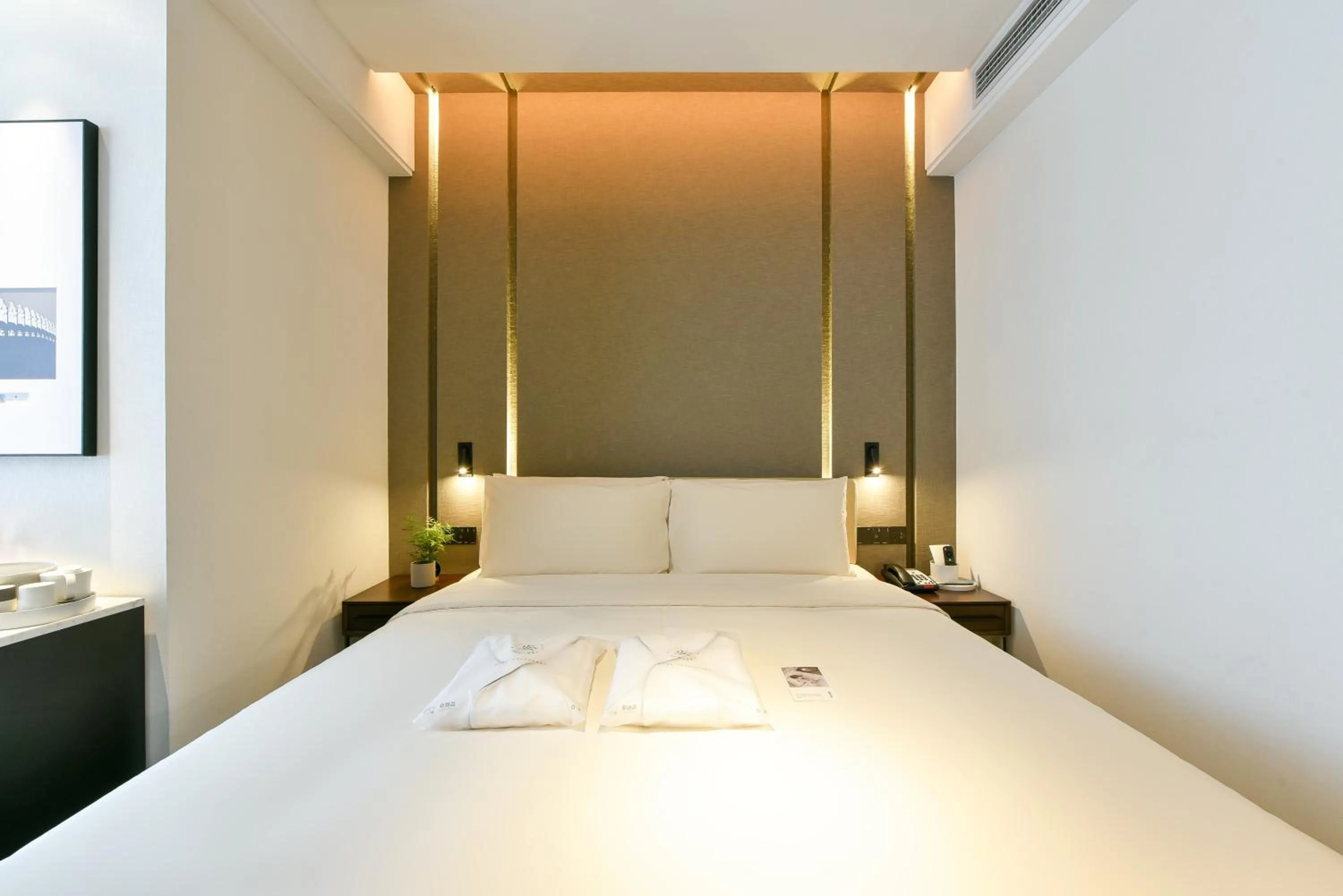 Bed in Atour Hotel Wangjing SOHO