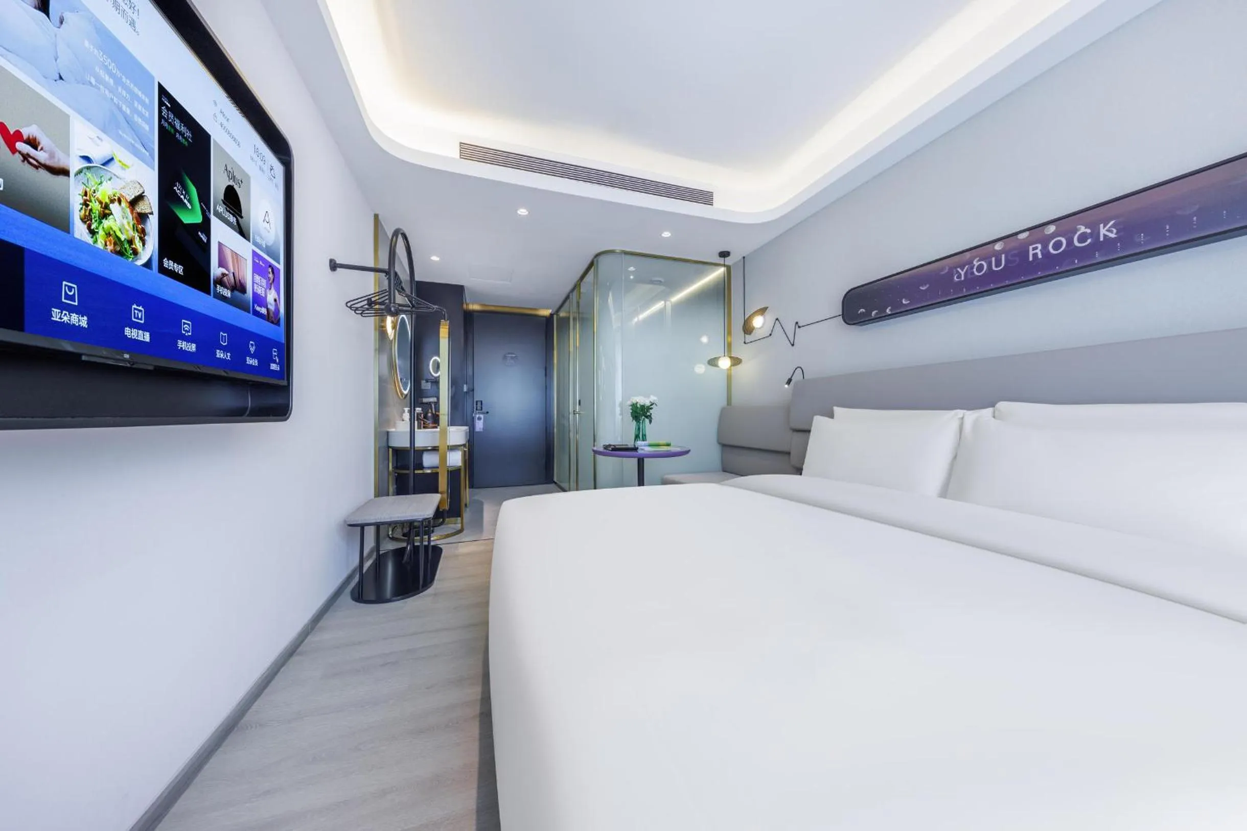 Bed in Atour Light Hotel Zhuguang Road Hongqiao National Exhibition and Convention Center