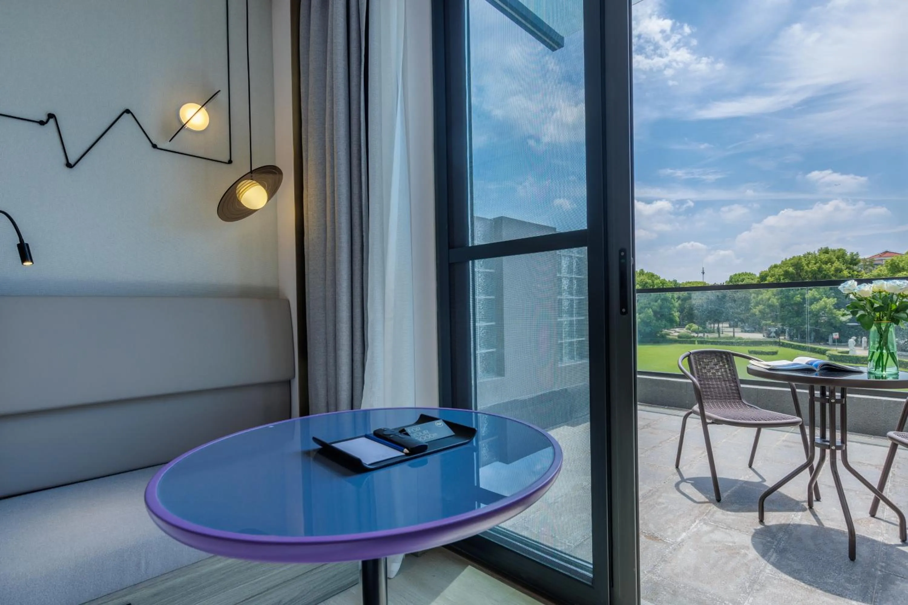 Atour Light Hotel Zhuguang Road Hongqiao National Exhibition and Convention Center