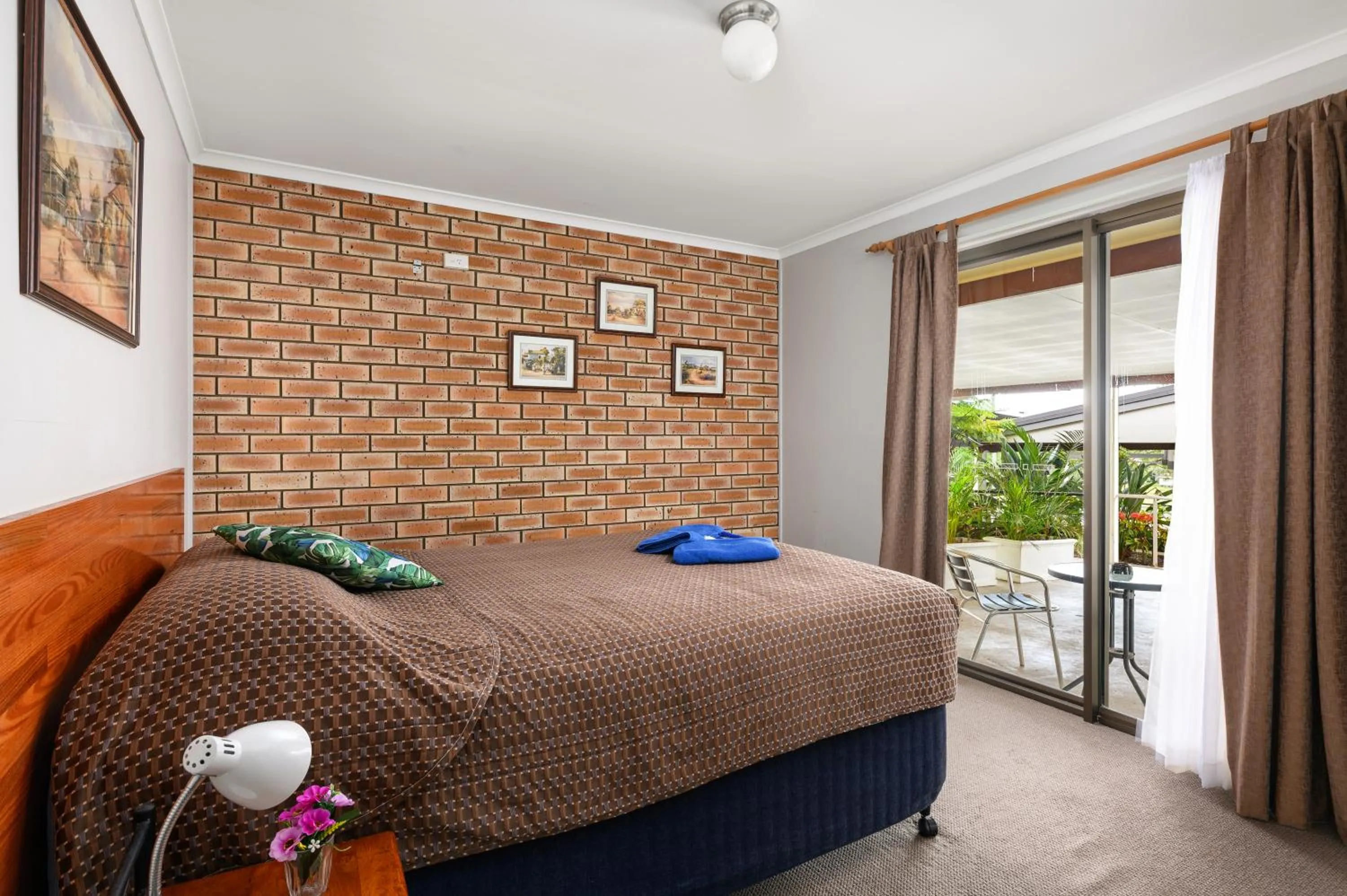 Bed in Goomeri Motel