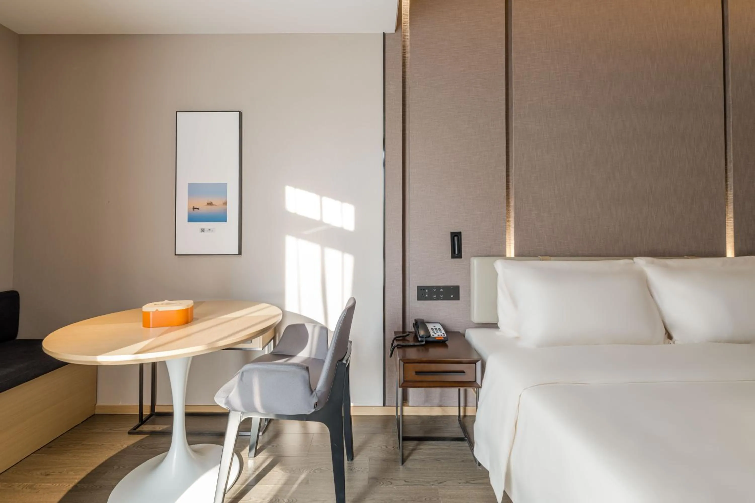 Bed in Atour Hotel Hangzhou Qianjiang Century City International Expo Center