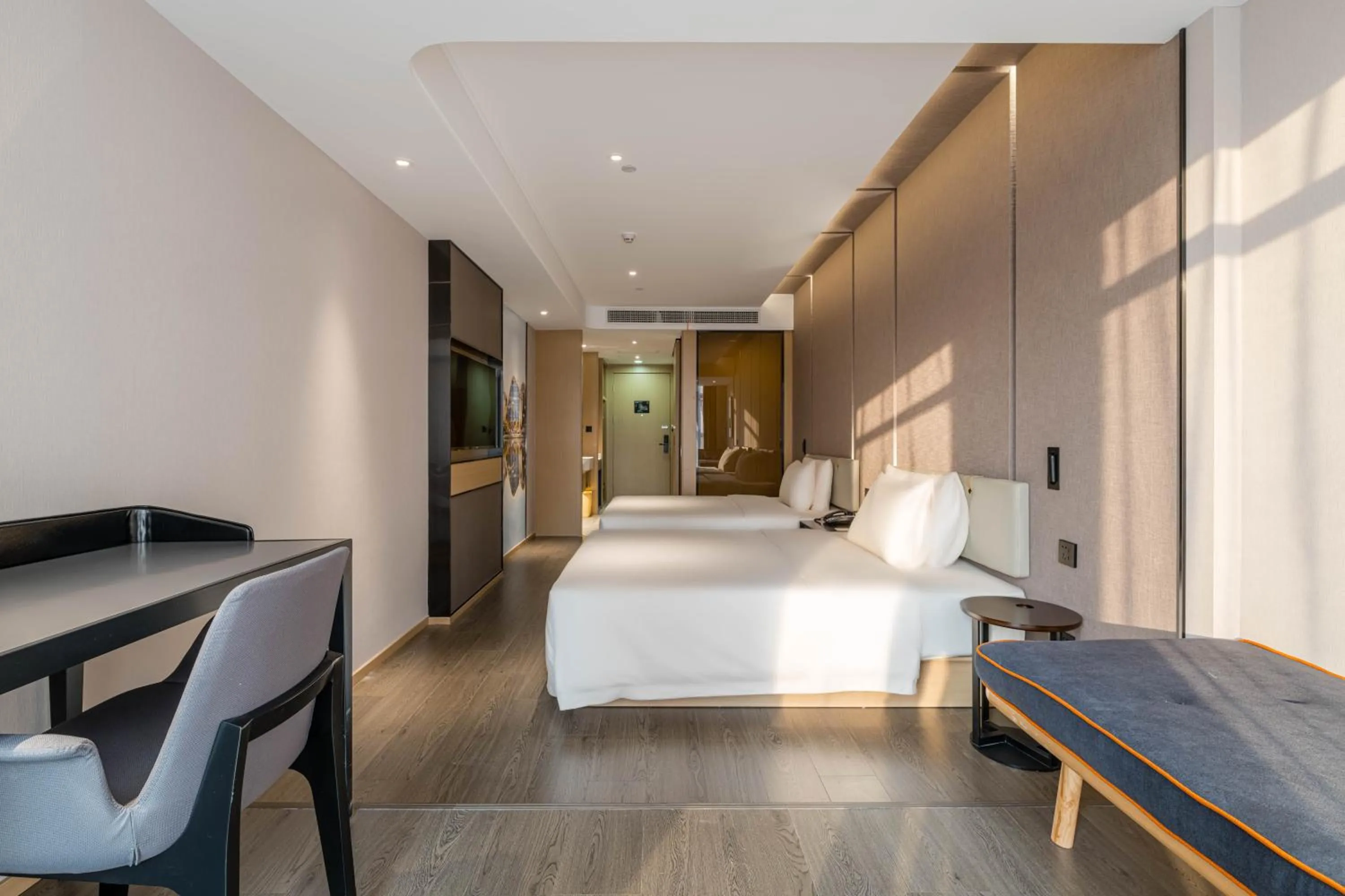 Bed in Atour Hotel Hangzhou Qianjiang Century City International Expo Center