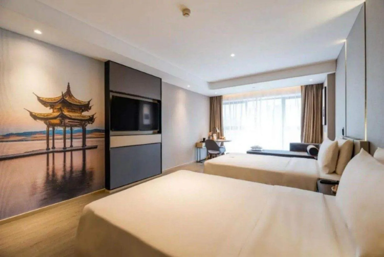Photo of the whole room, Bed in Atour Hotel Hangzhou Huanglong Wanke Xueyuan Road