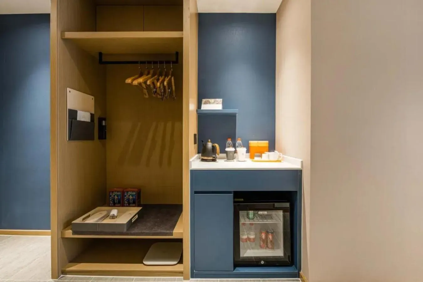 Photo of the whole room in Atour Hotel Hangzhou Huanglong Wanke Xueyuan Road