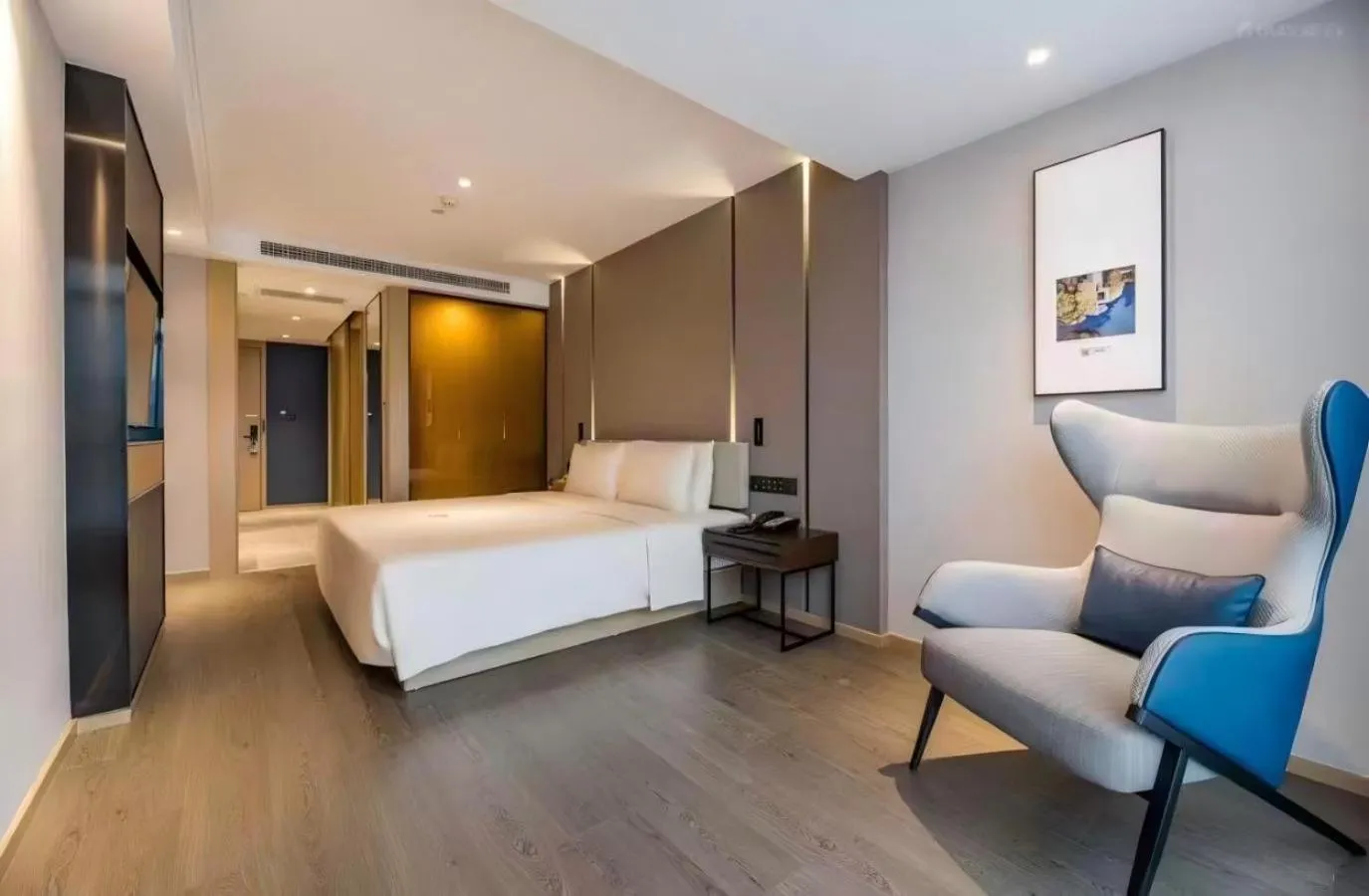 Photo of the whole room, Bed in Atour Hotel Hangzhou Huanglong Wanke Xueyuan Road