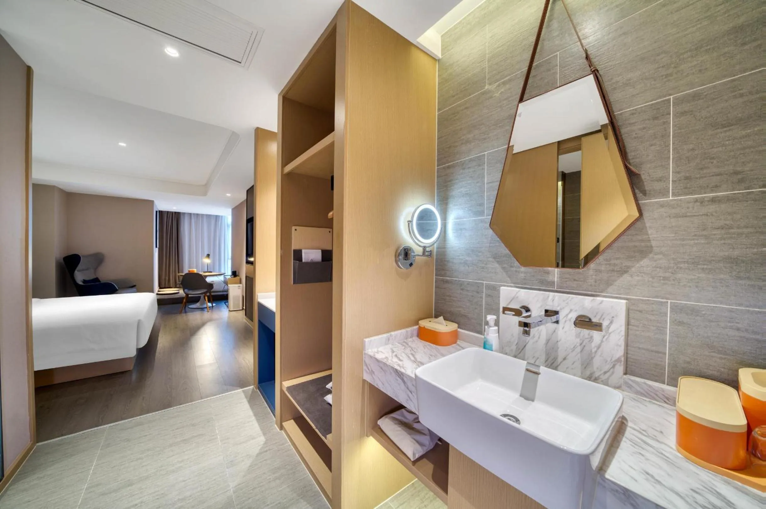 Bed in Atour Hotel Hangzhou Huanglong Wanke Xueyuan Road