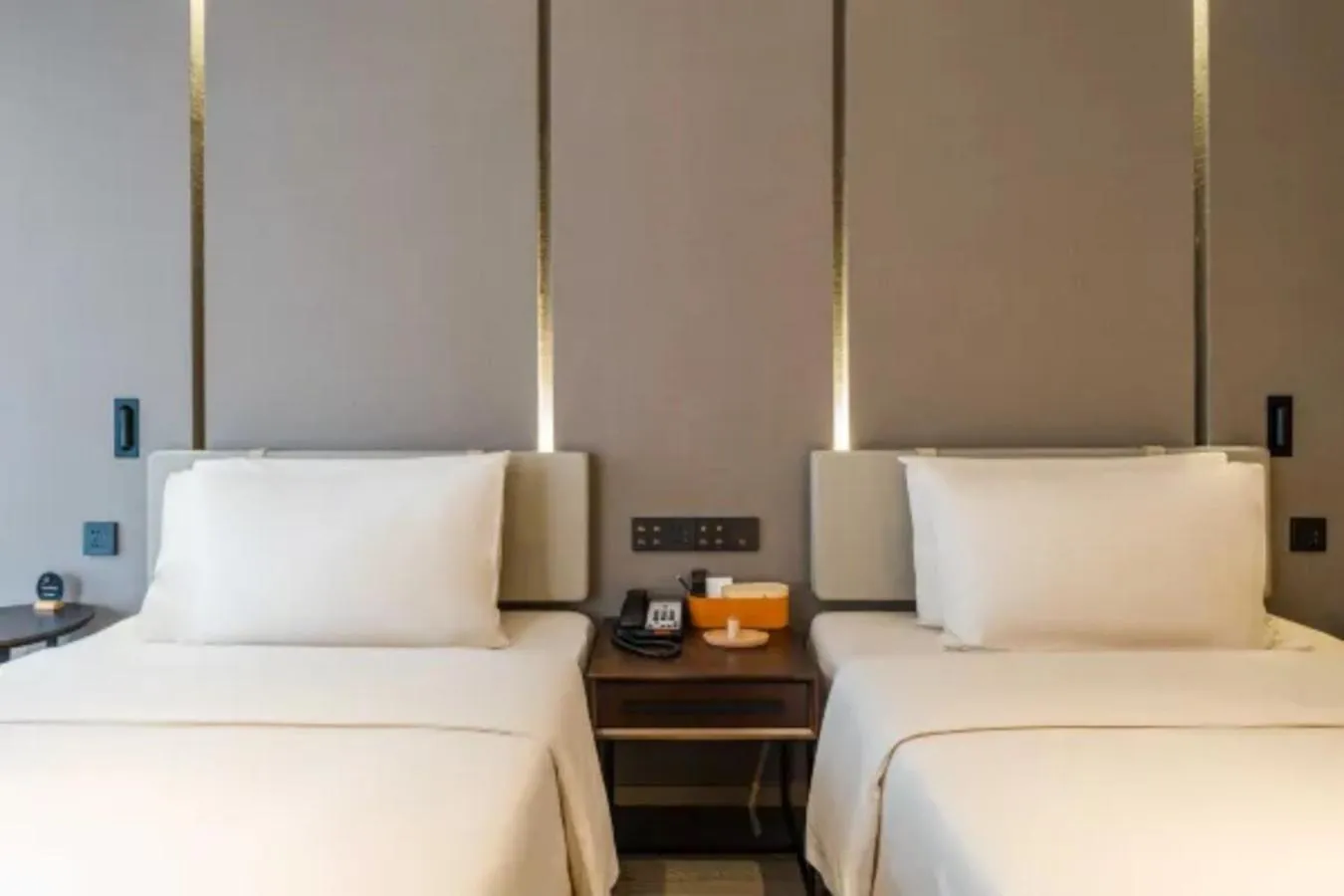 Photo of the whole room, Bed in Atour Hotel Hangzhou Huanglong Wanke Xueyuan Road