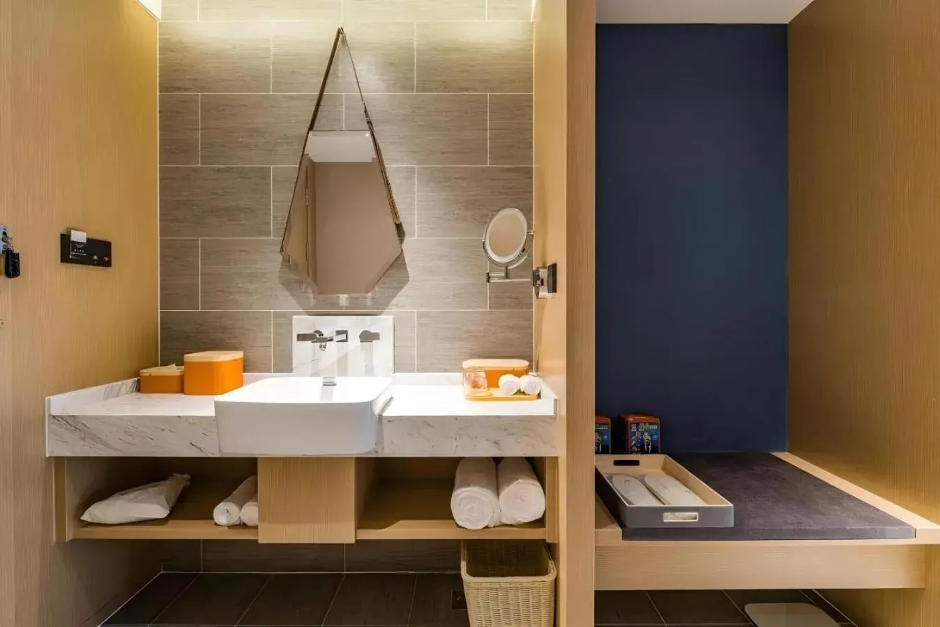 Photo of the whole room in Atour Hotel Hangzhou Huanglong Wanke Xueyuan Road