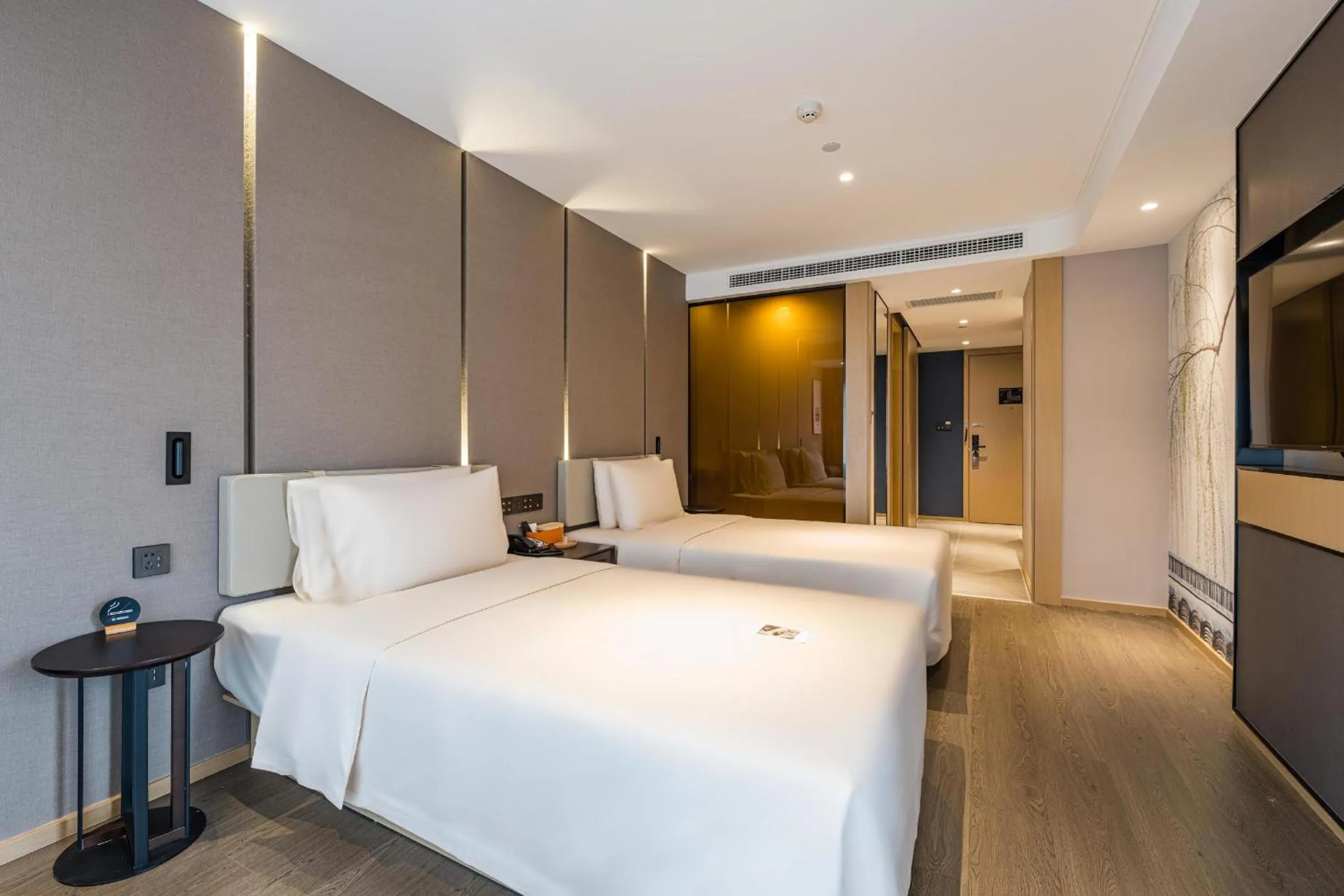 Bed in Atour Hotel Hangzhou Huanglong Wanke Xueyuan Road