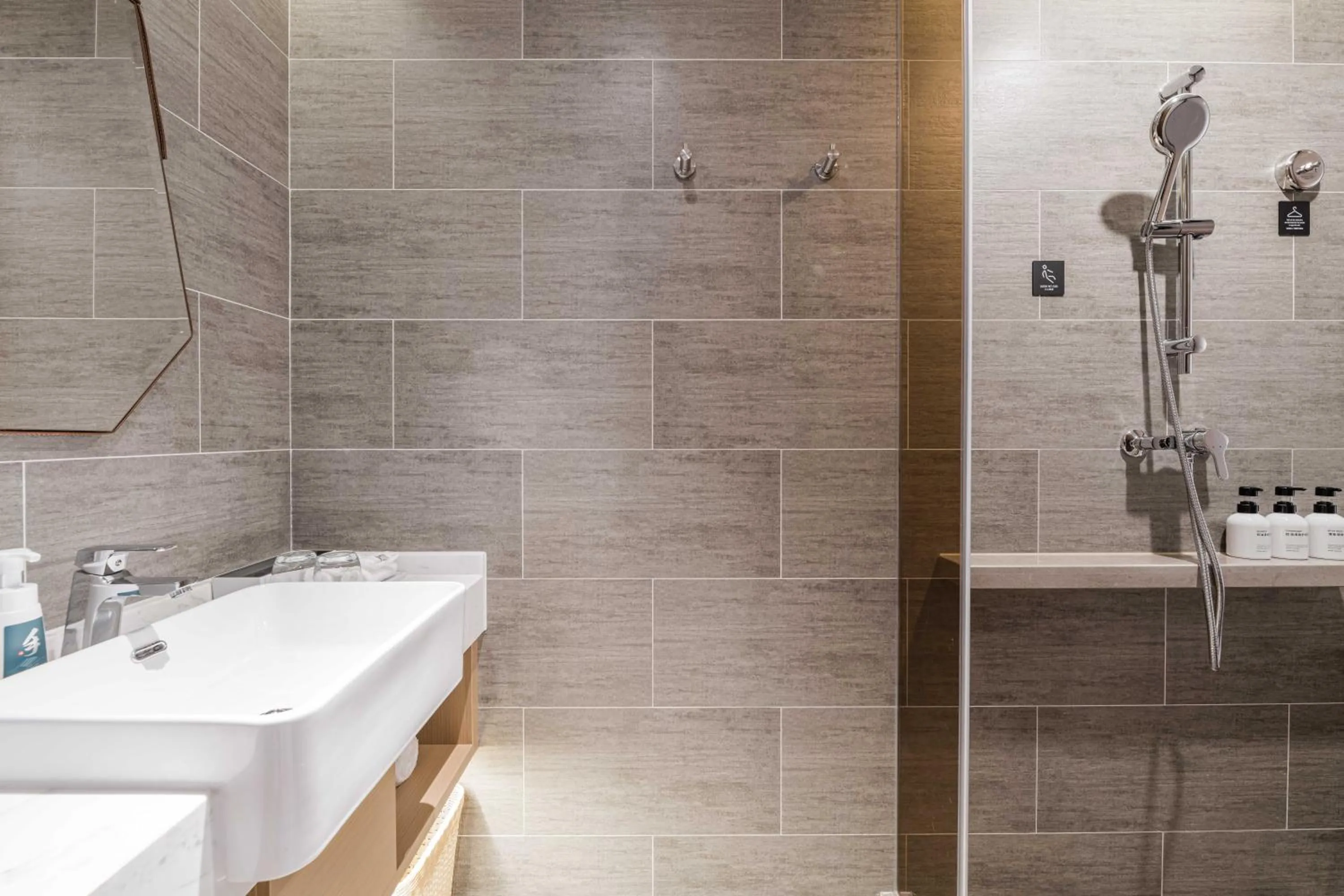 Atour Hotel Hangzhou West Lake Wulin Plaza North Jianguo Road