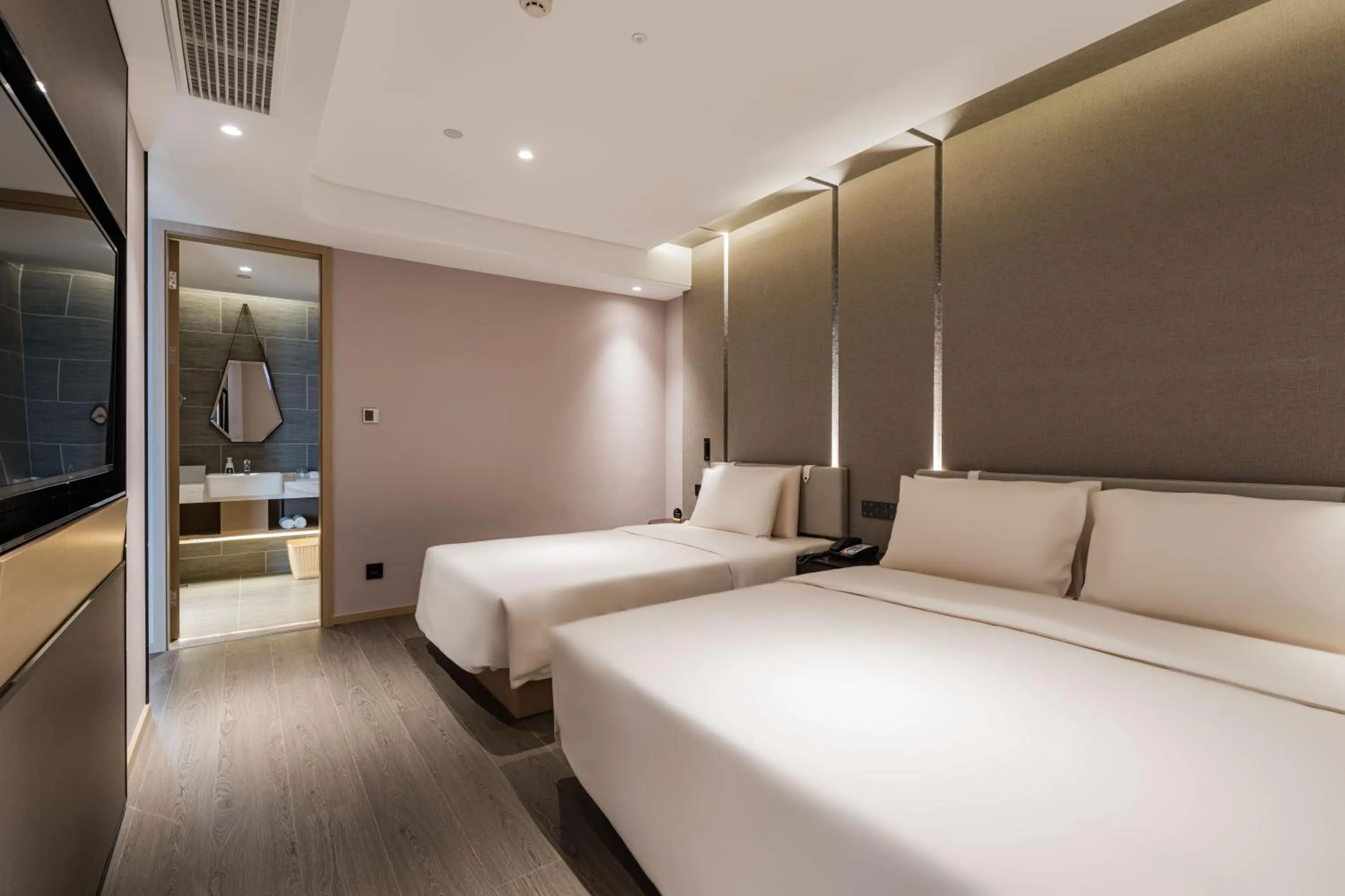 Bed in Atour Hotel Hangzhou West Lake Wulin Plaza North Jianguo Road