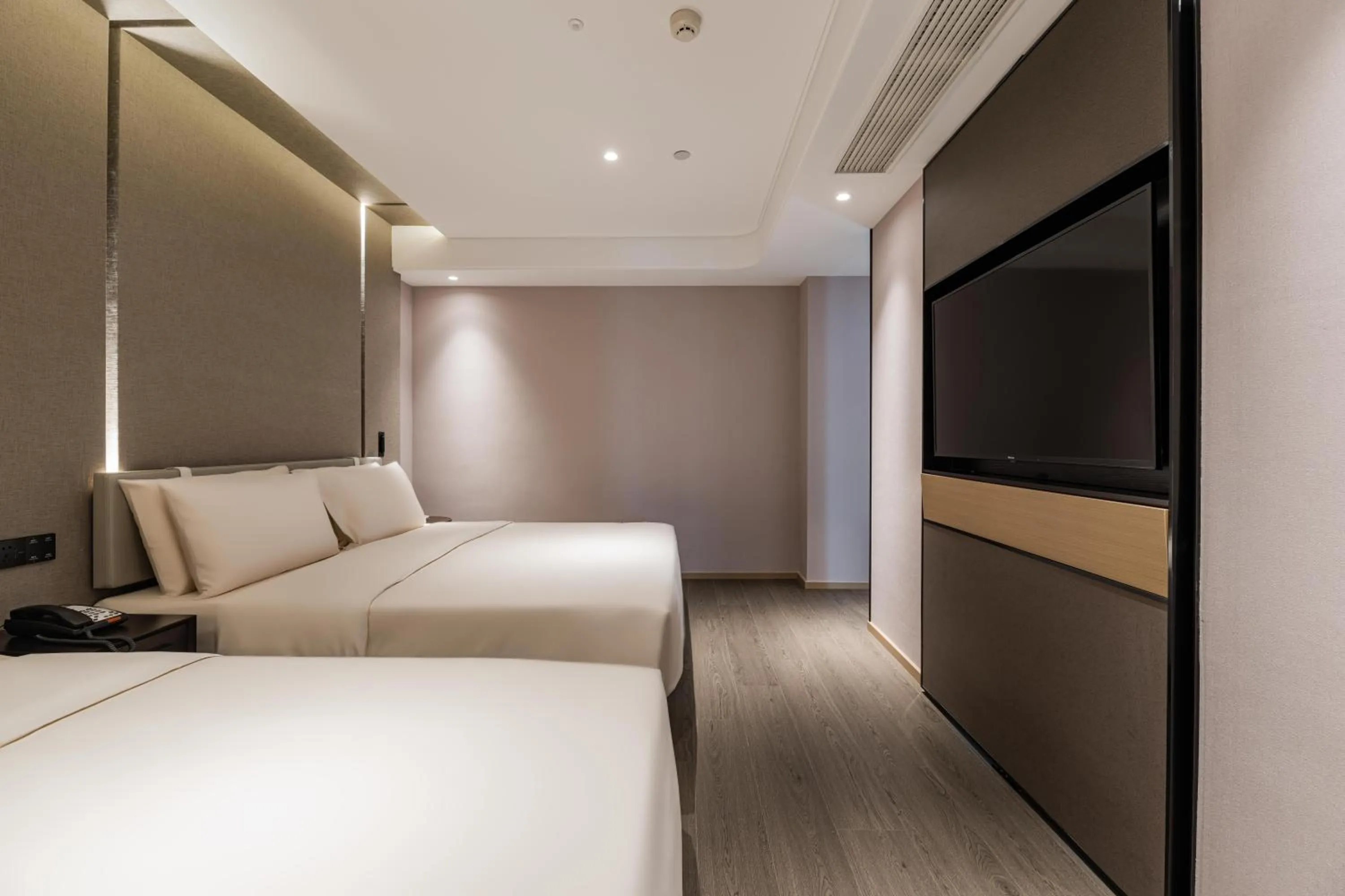 Bed in Atour Hotel Hangzhou West Lake Wulin Plaza North Jianguo Road