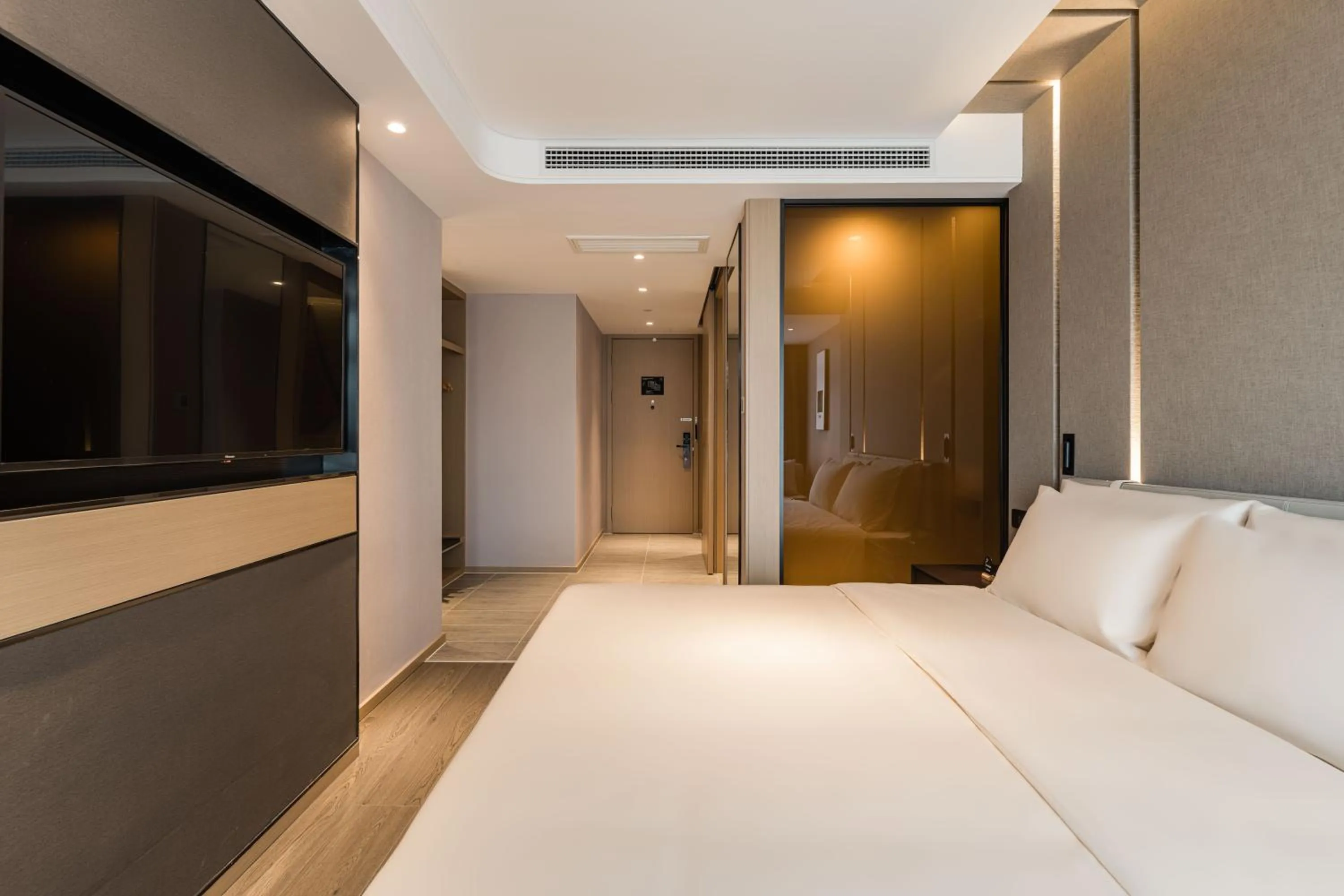 Bed in Atour Hotel Hangzhou West Lake Wulin Plaza North Jianguo Road