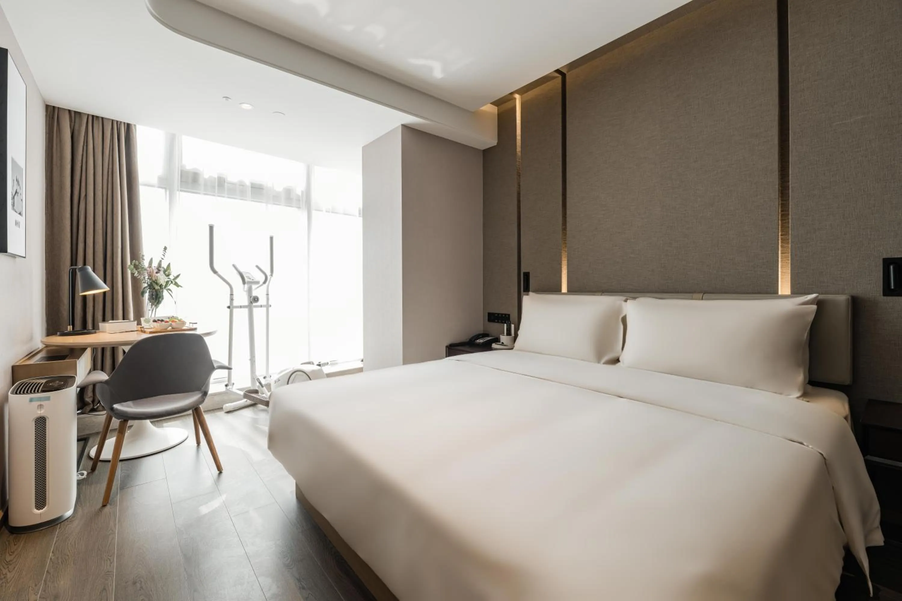 Bed in Atour Hotel Hangzhou West Lake Wulin Plaza North Jianguo Road