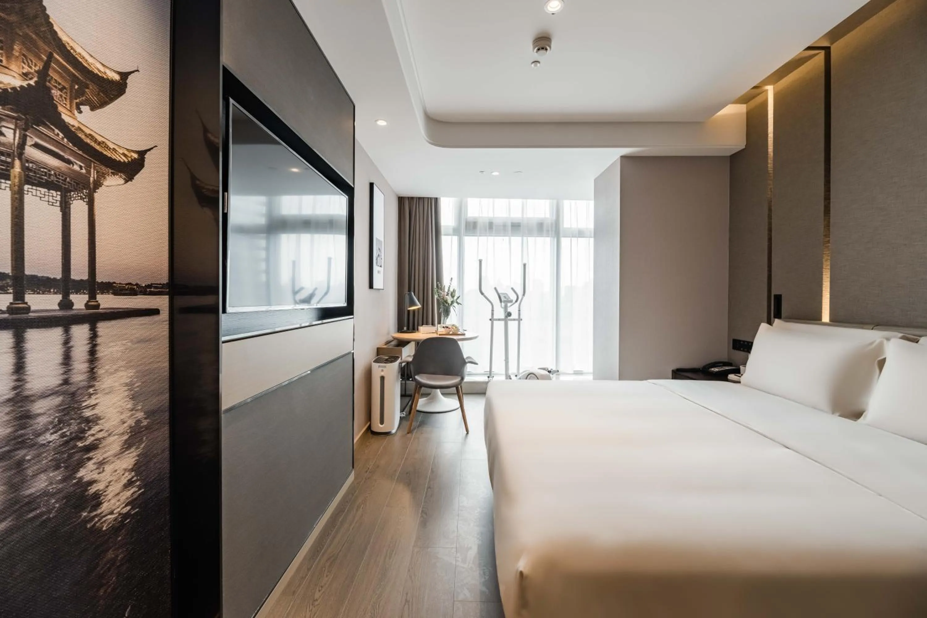 Bed in Atour Hotel Hangzhou West Lake Wulin Plaza North Jianguo Road