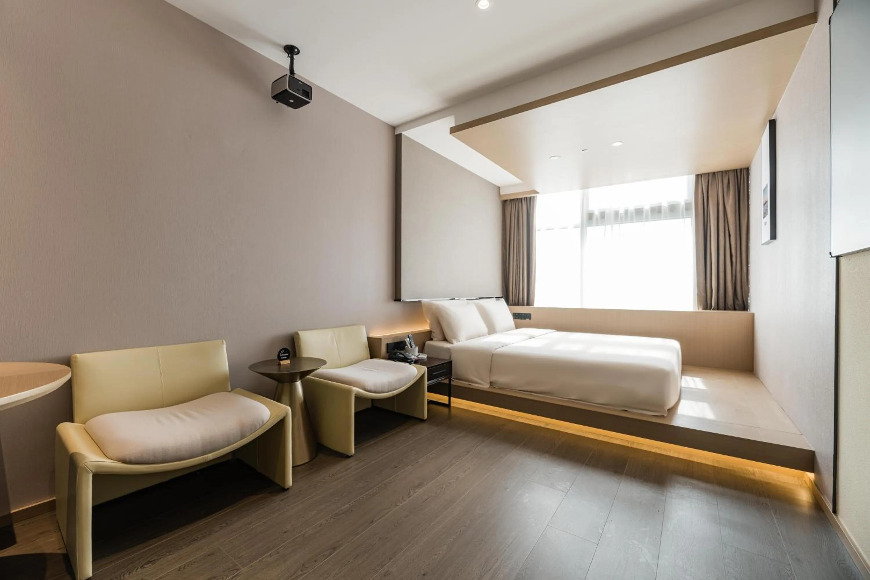 Bed in Atour Hotel Hangzhou West Lake Wulin Plaza North Jianguo Road