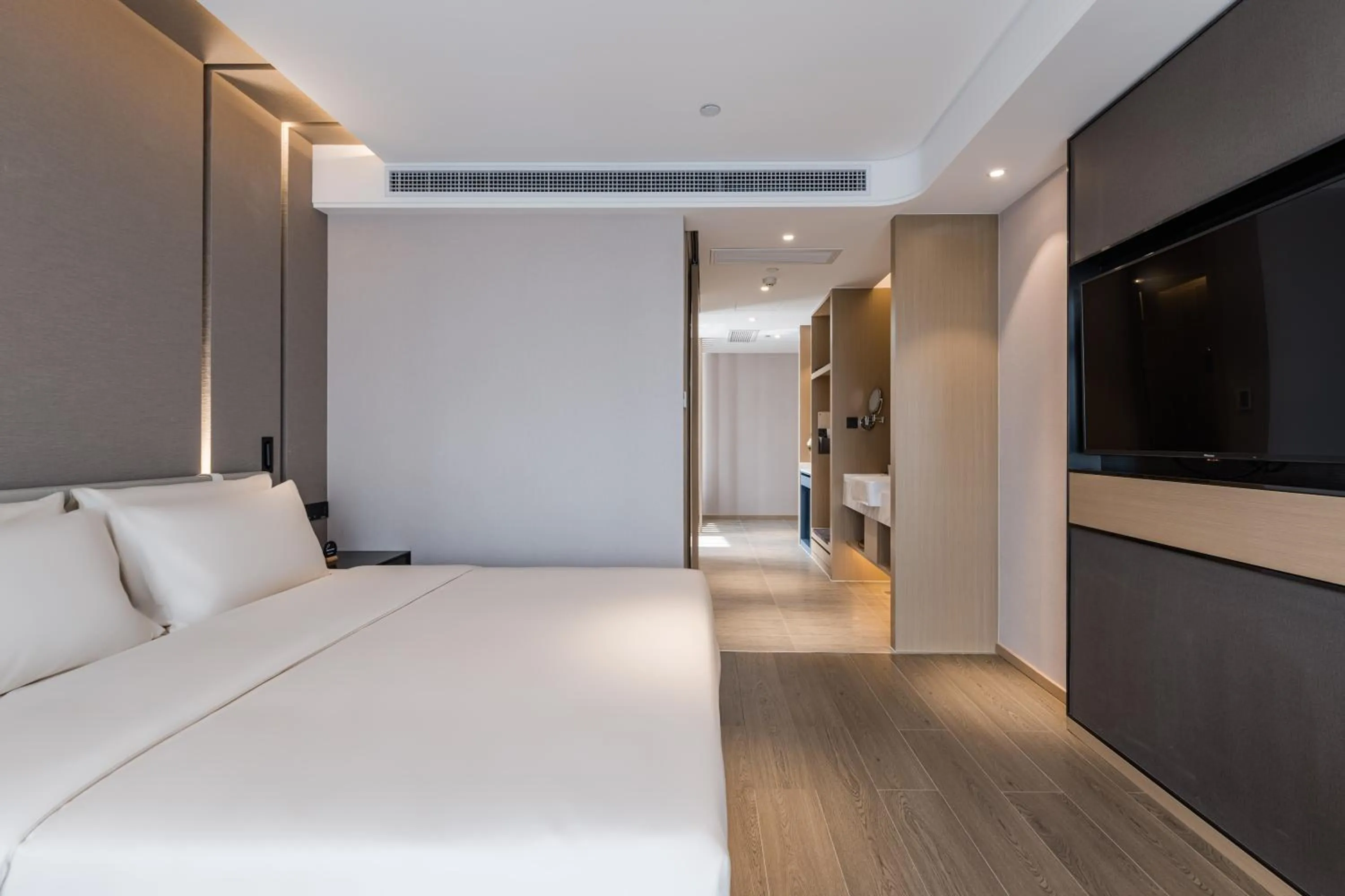 Bed in Atour Hotel Hangzhou West Lake Wulin Plaza North Jianguo Road