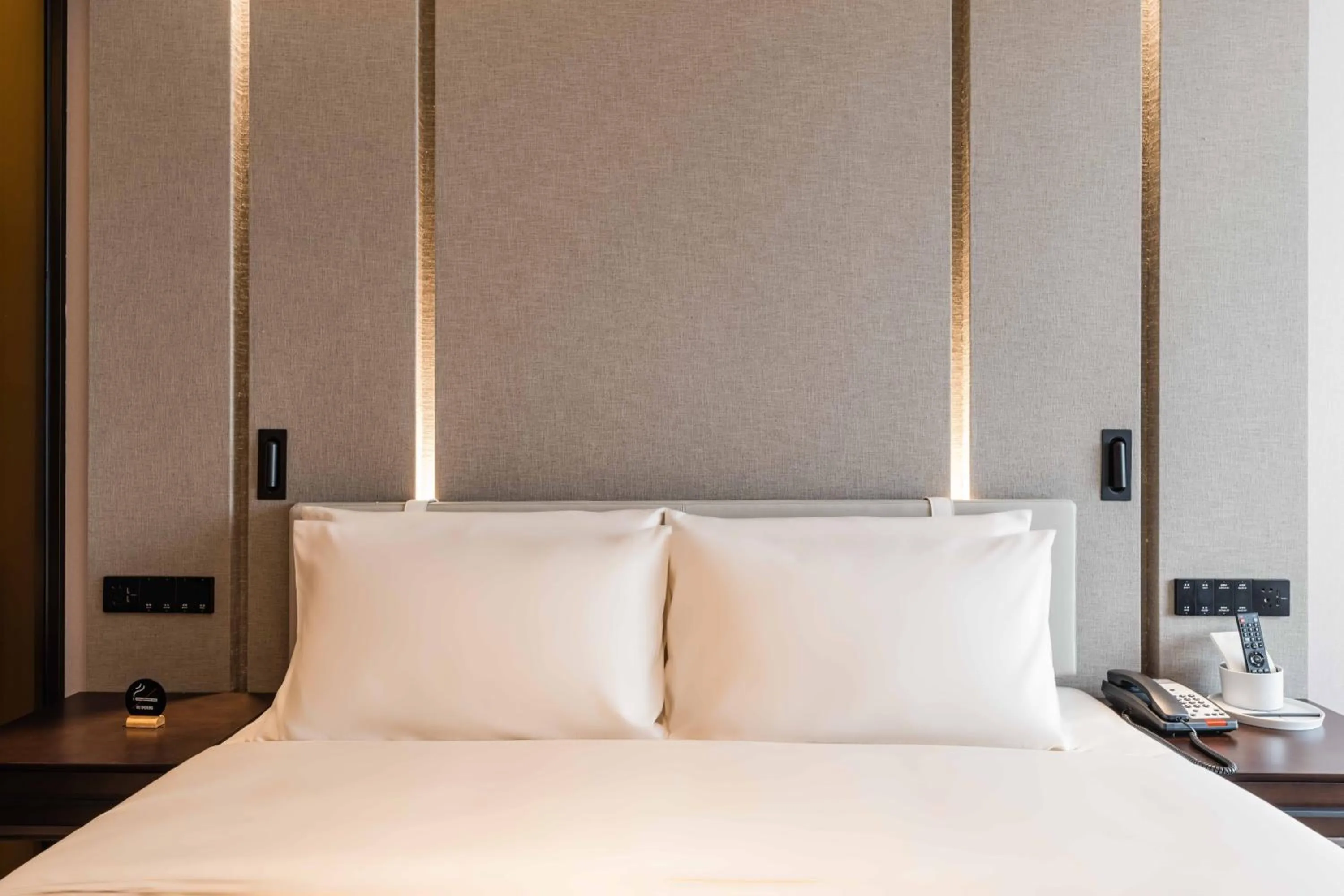 Bed in Atour Hotel Hangzhou West Lake Wulin Plaza North Jianguo Road