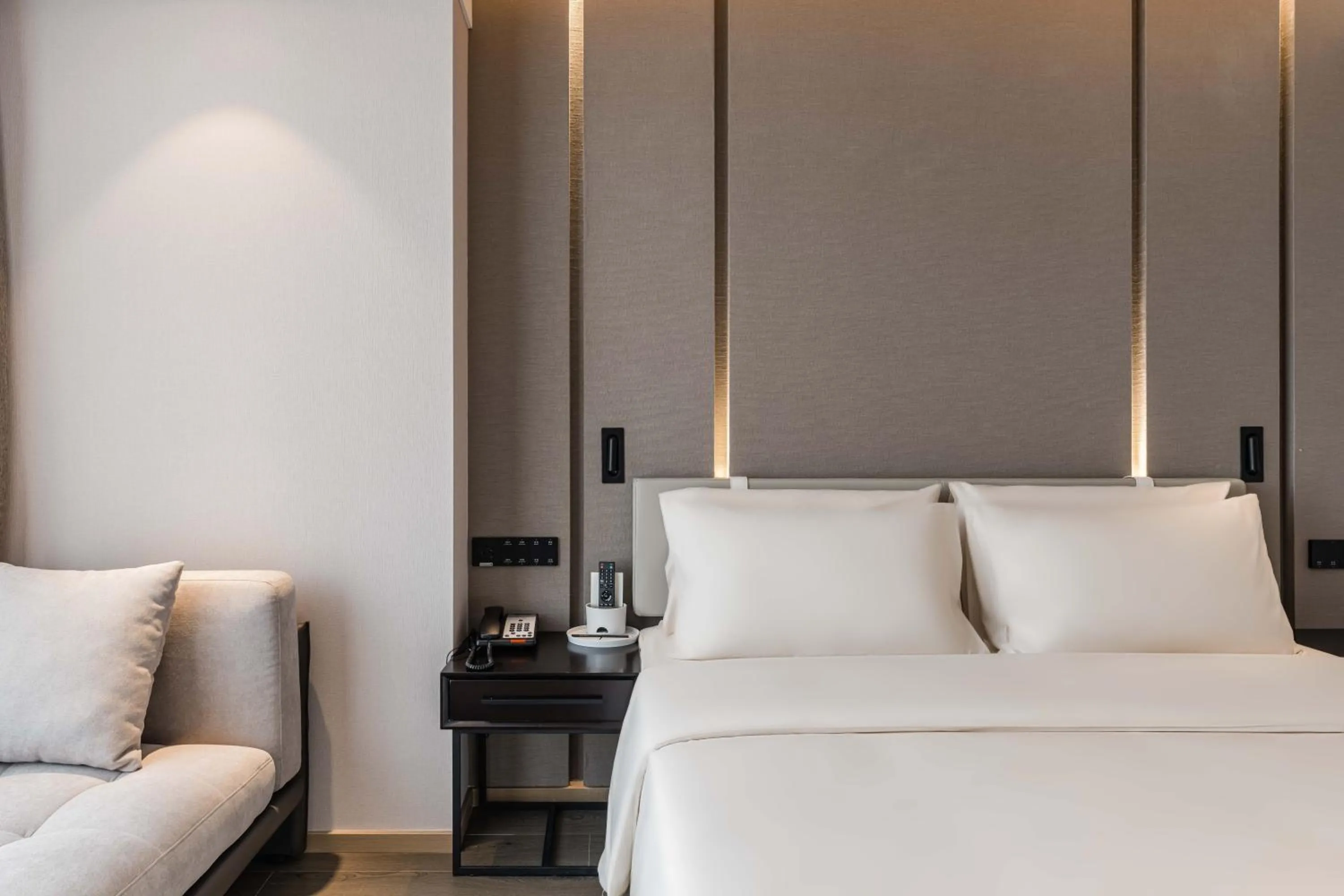 Bed in Atour Hotel Hangzhou West Lake Wulin Plaza North Jianguo Road