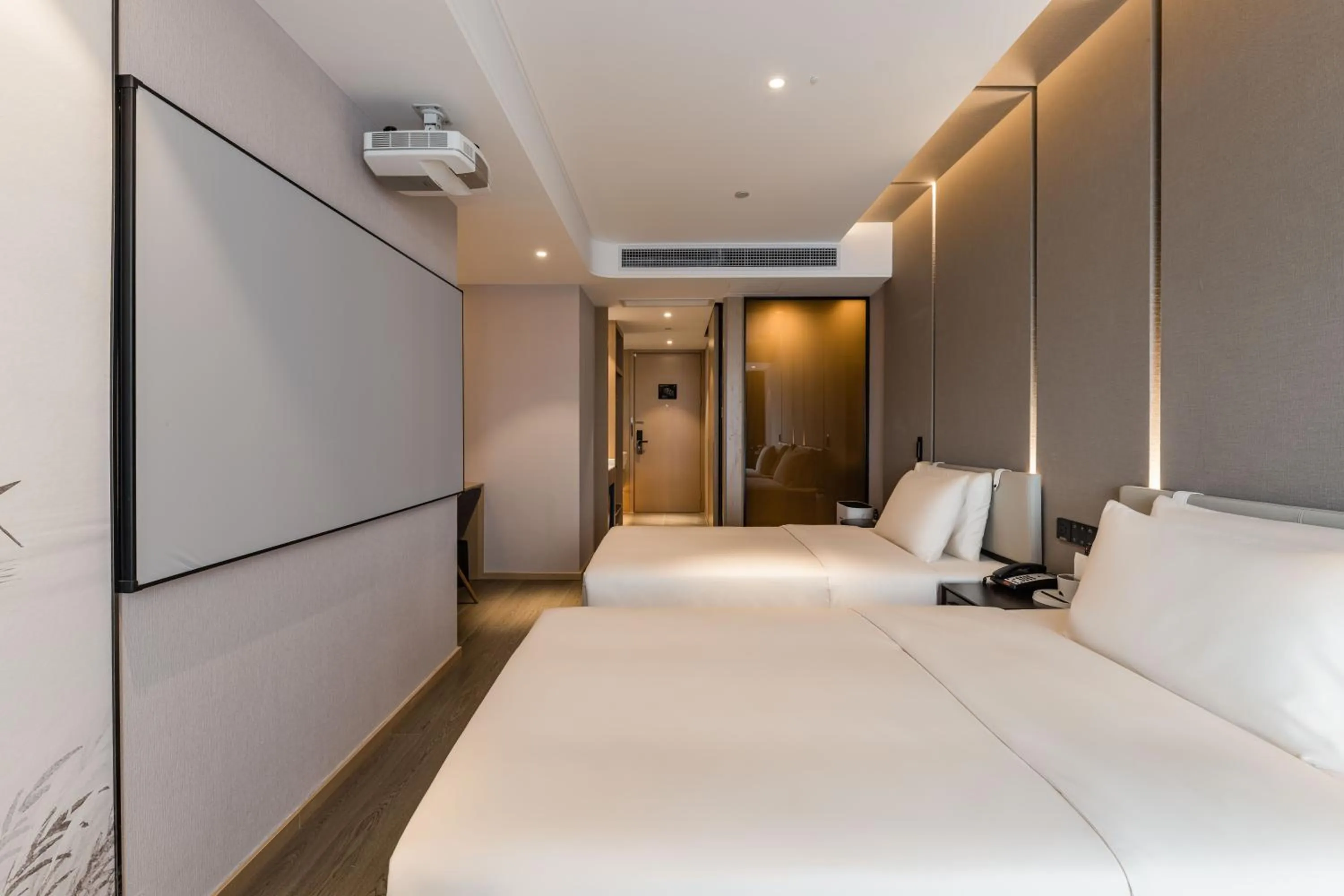 Bed in Atour Hotel Hangzhou West Lake Wulin Plaza North Jianguo Road