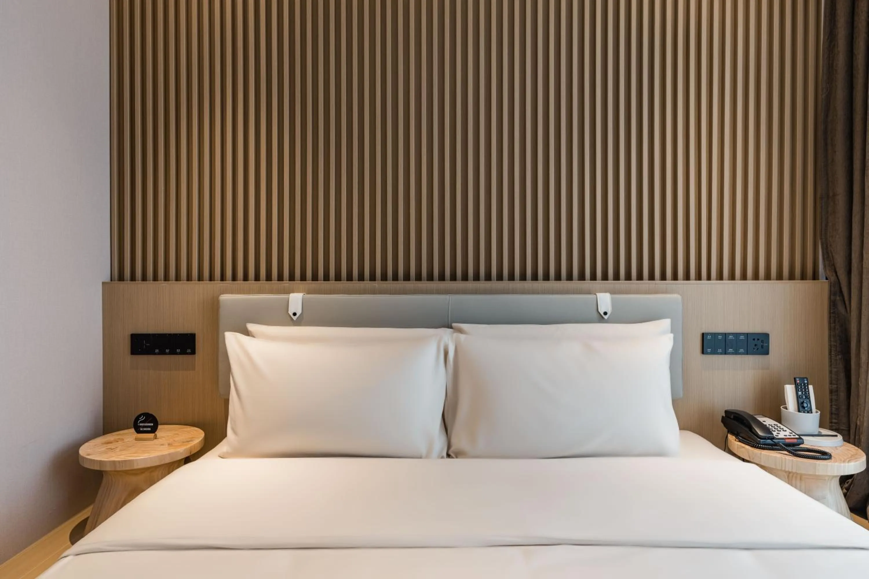 Bed in Atour Hotel Hangzhou West Lake Wulin Plaza North Jianguo Road
