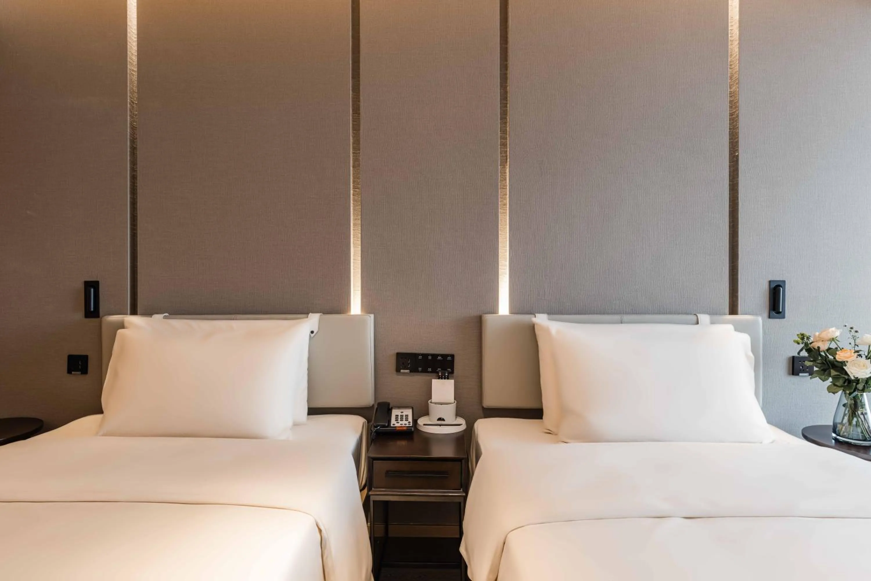 Bed in Atour Hotel Hangzhou West Lake Wulin Plaza North Jianguo Road