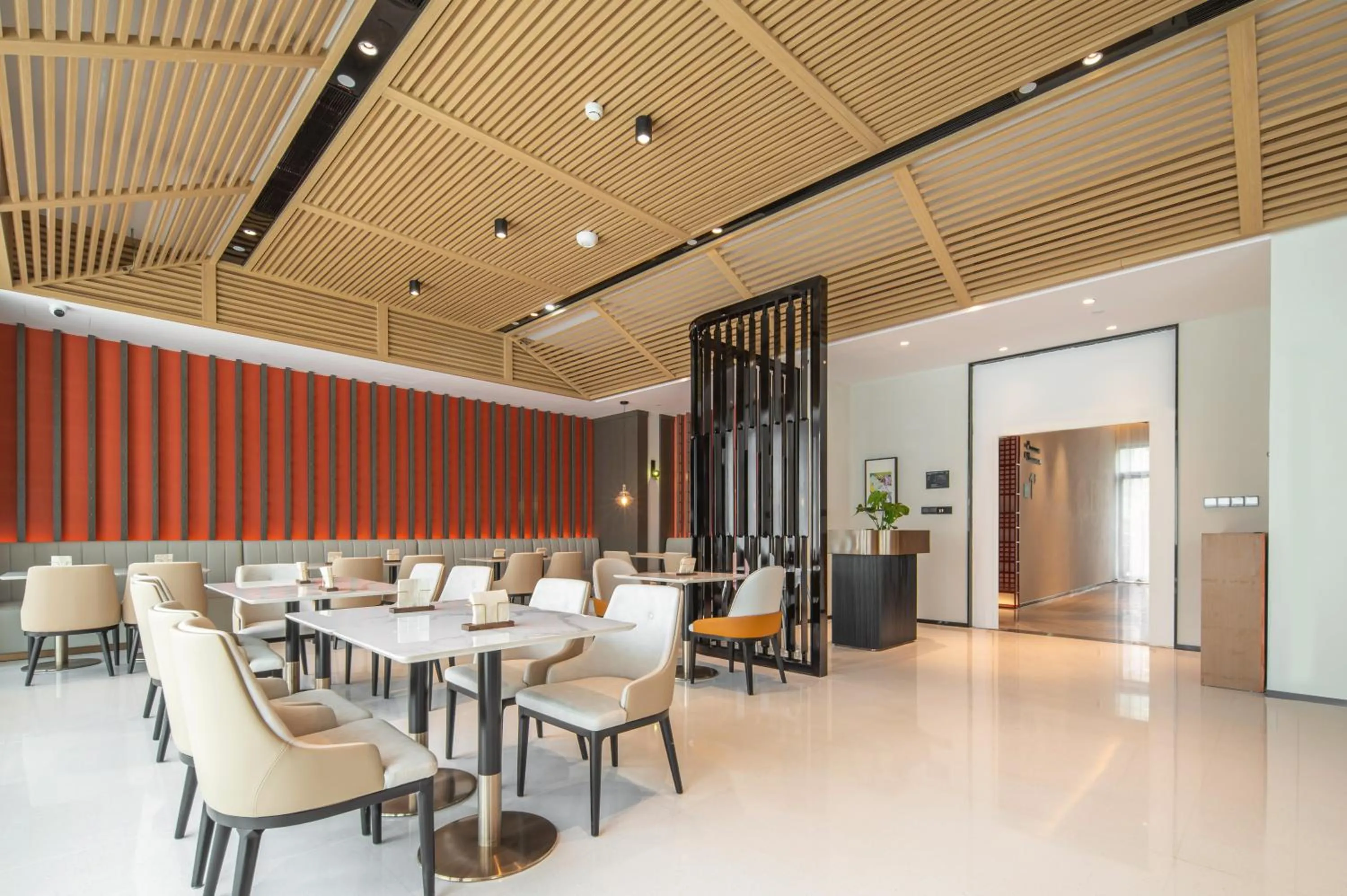 Restaurant/places to eat in Atour Hotel Hangzhou East Railway Station East Square