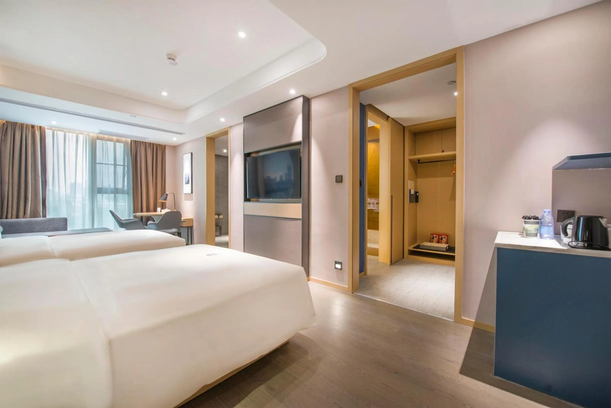 Bed in Atour Hotel Guangzhou Sanyuanli-Guangzhou Baiyun Railway-Fiee Self-Service Laundry