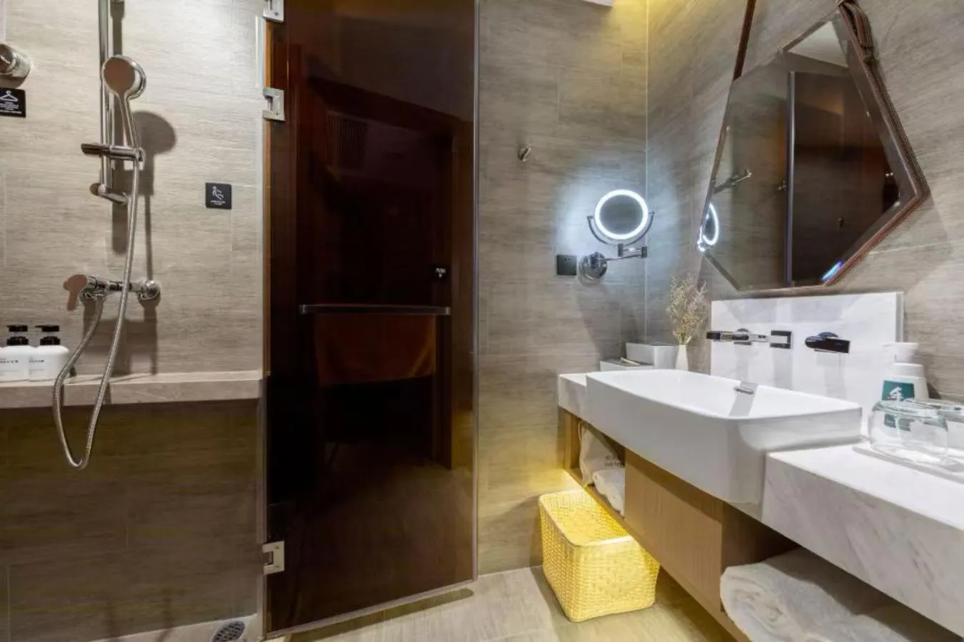 Bathroom in Atour Hotel Guangzhou Baiyun New Town Jiangxia Metro Station