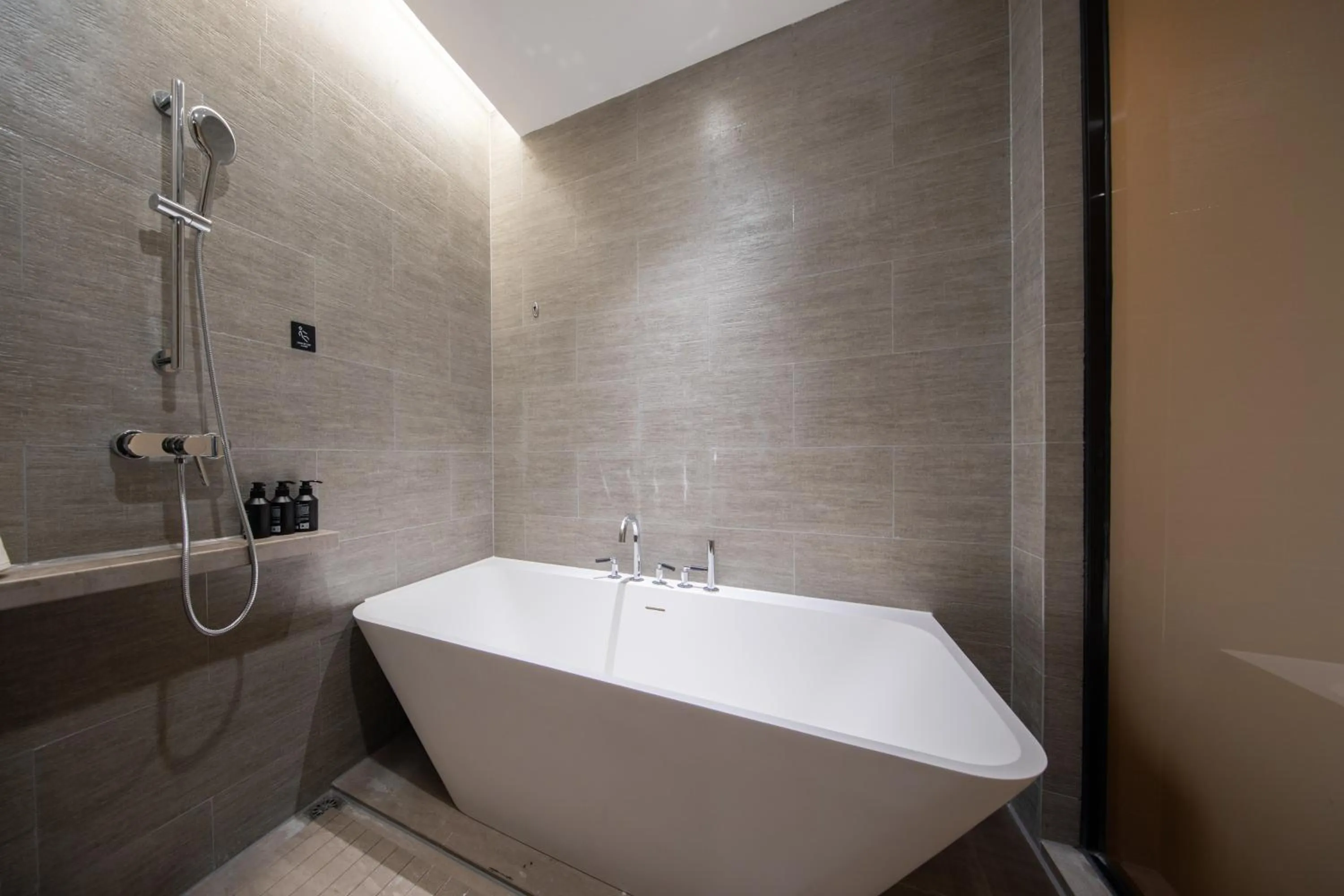 Atour Hotel Guangzhou South High-speed Railway Station