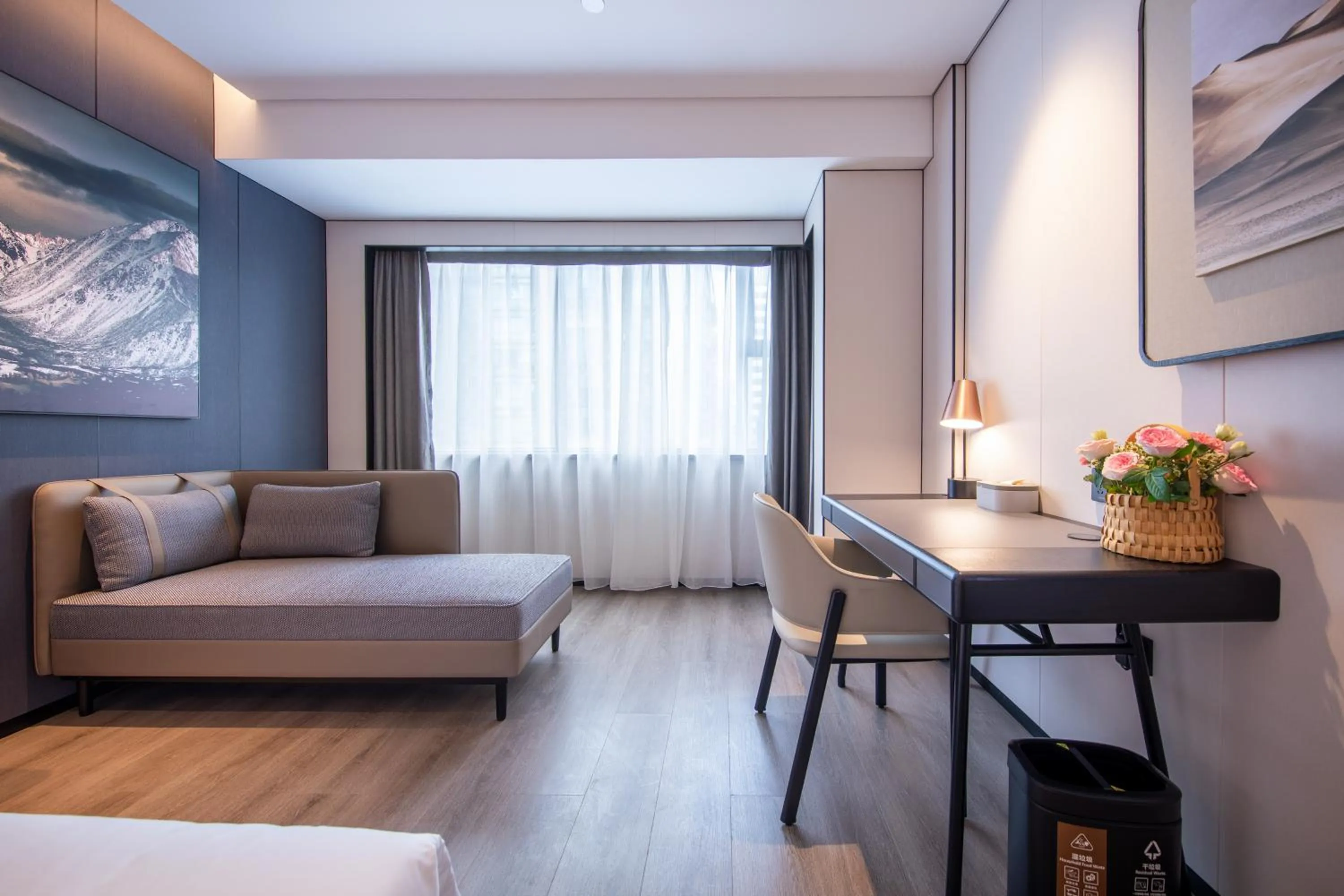 Photo of the whole room in Atour Hotel Guangzhou Zhujiang New Town Taikoo Hui