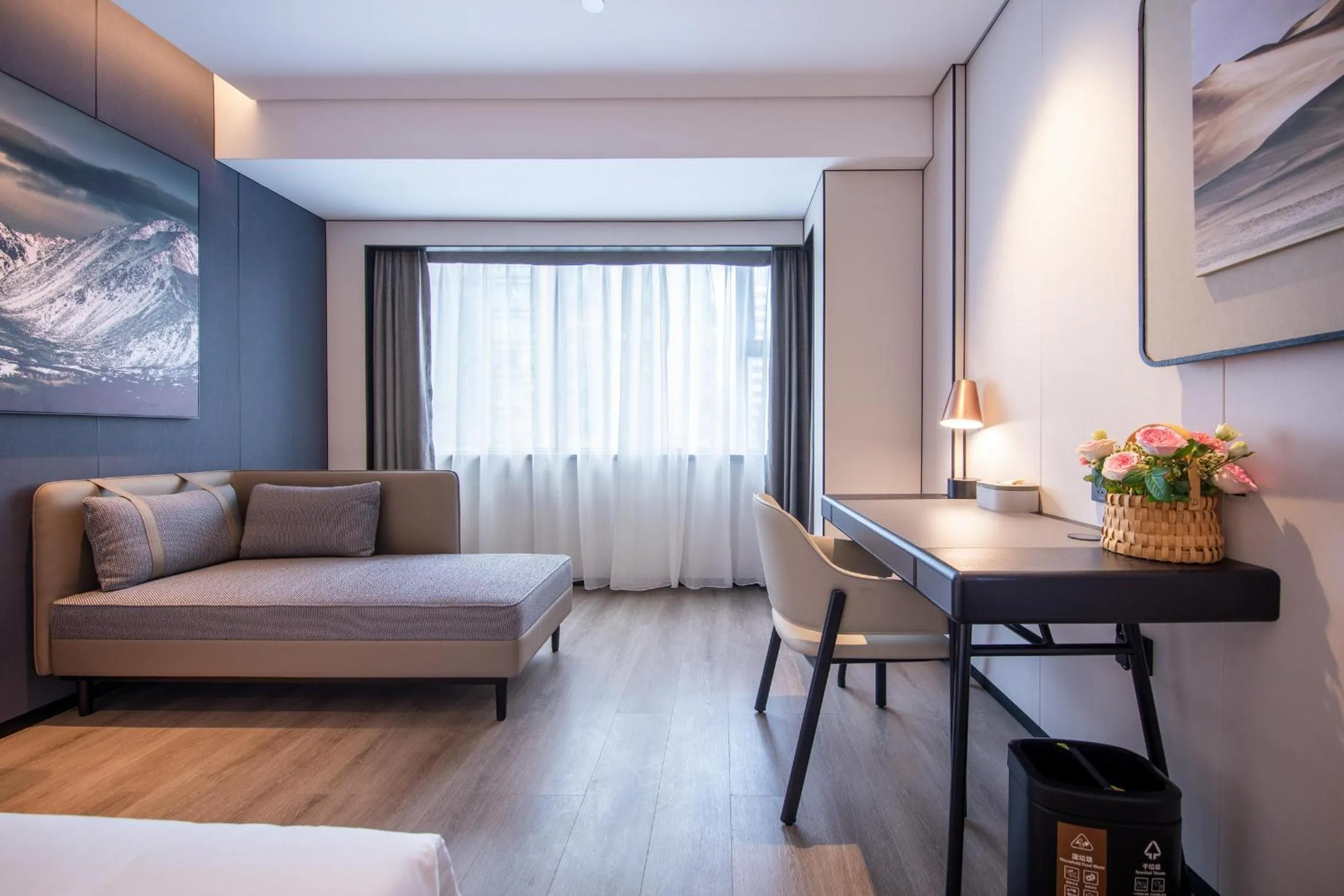 Seating area in Atour Hotel Guangzhou Zhujiang New Town Taikoo Hui