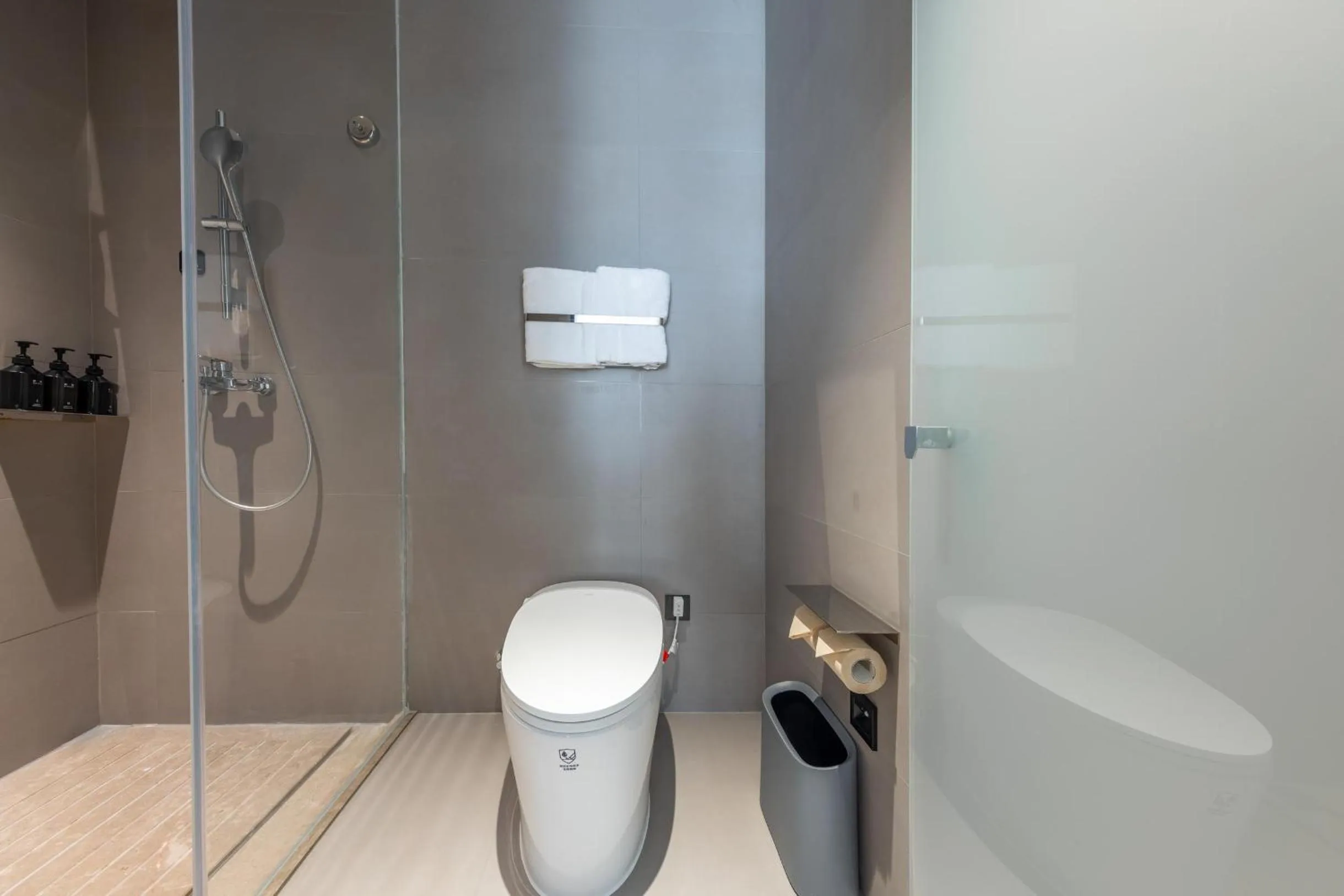 Shower in Atour Light Hotel Guangzhou Pazhou Exhibition Canton Tower Subway Station