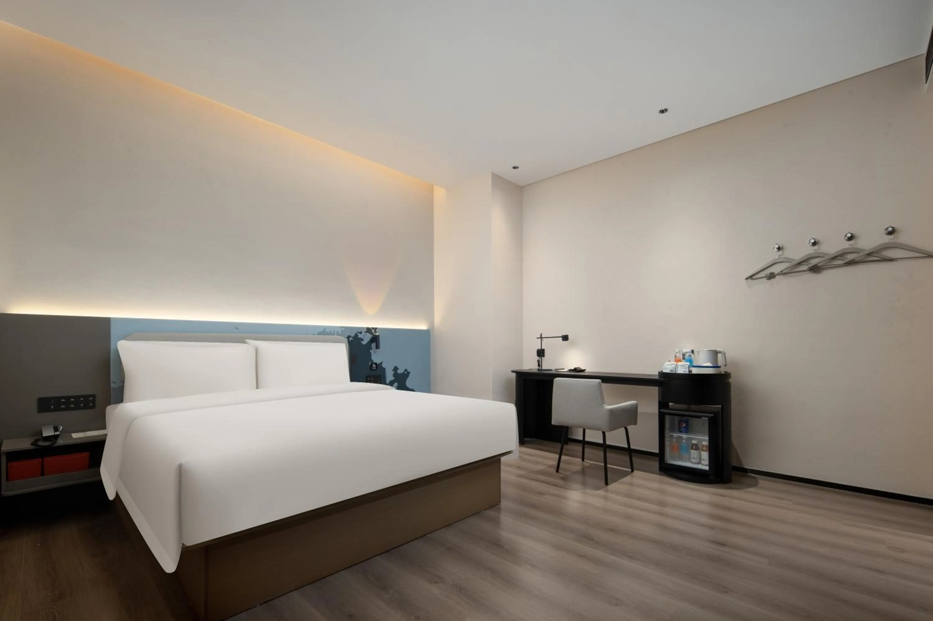 Bed in Atour Light Hotel Guangzhou Pazhou Exhibition Canton Tower Subway Station