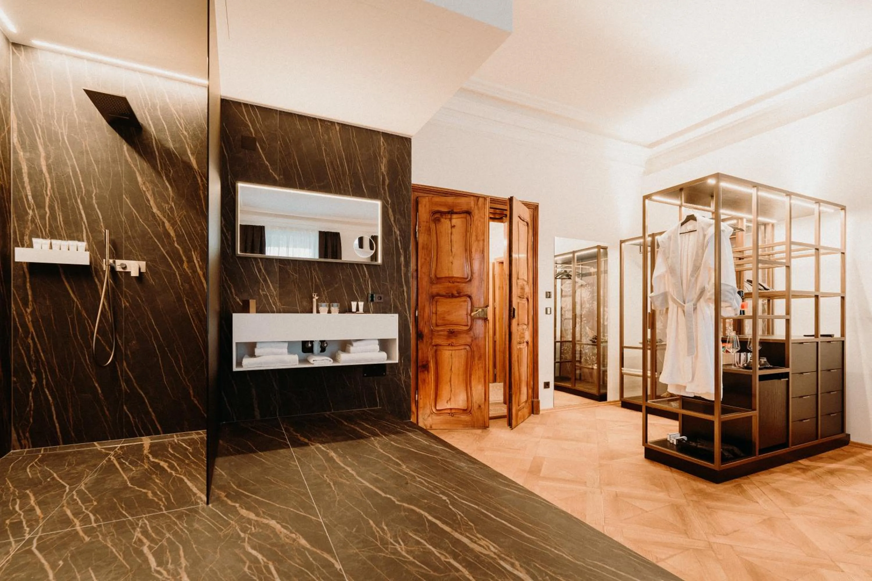 Bathroom in META SUITES historic city living