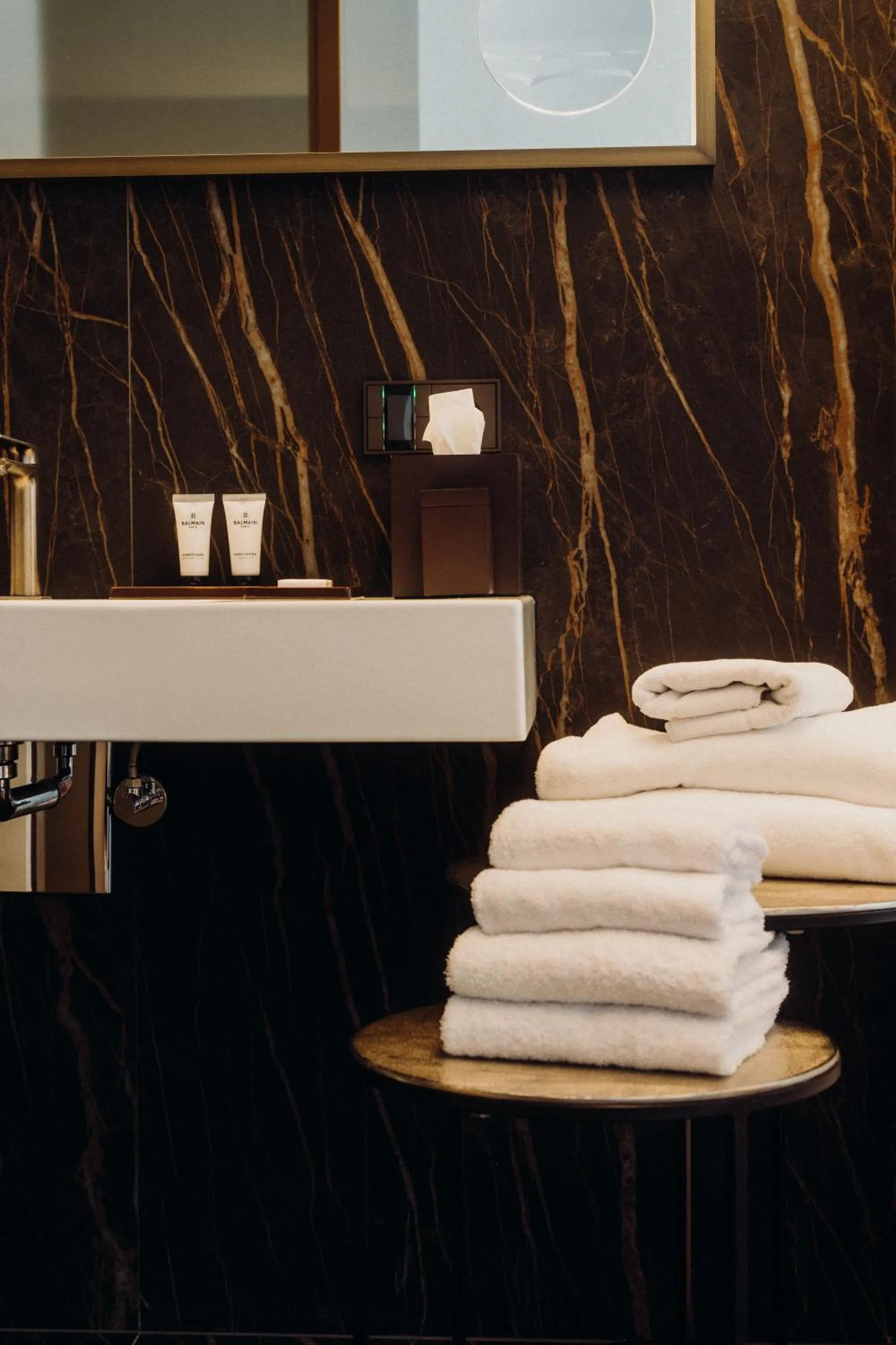 Photo of the whole room in META SUITES historic city living