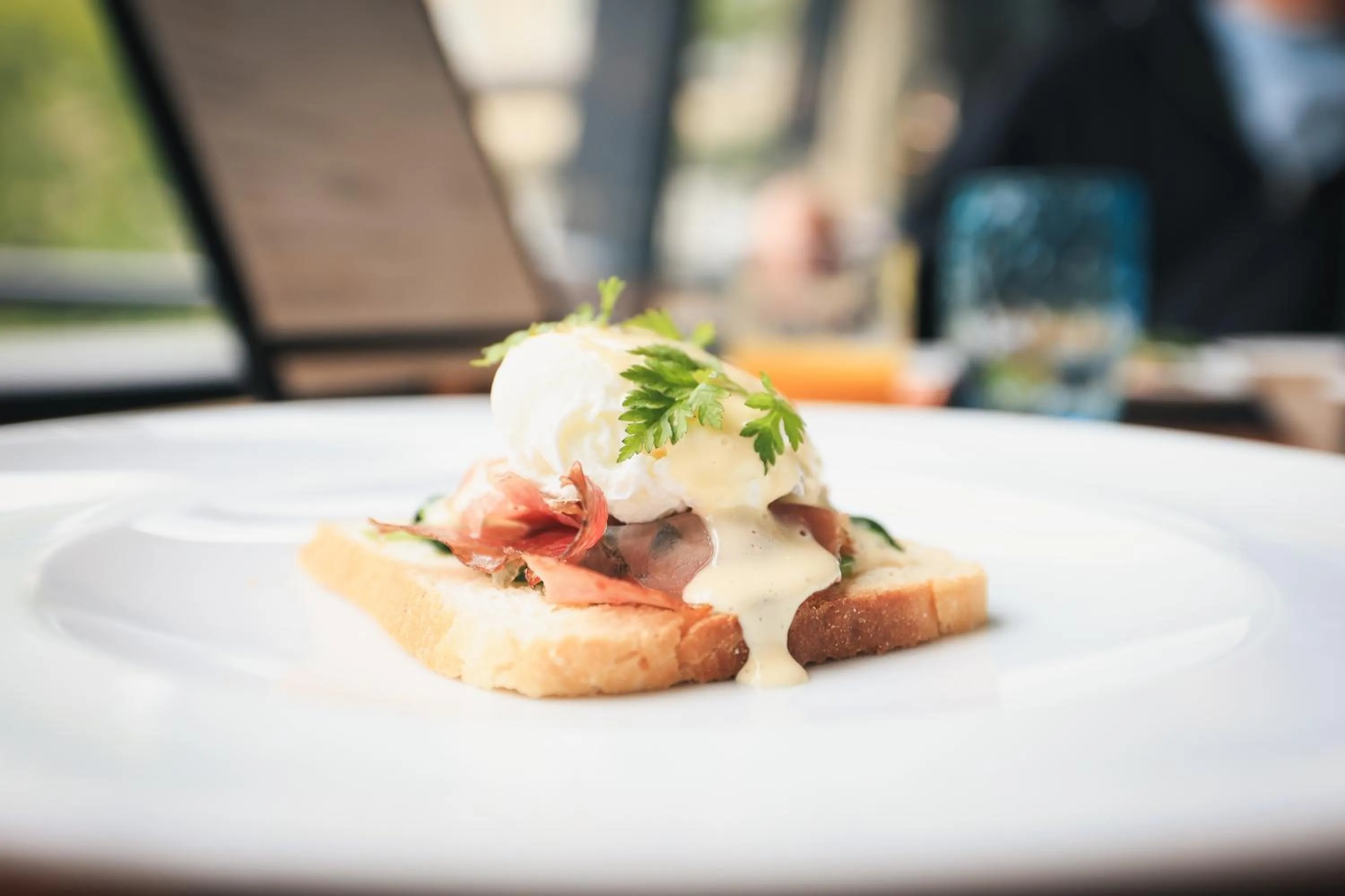 Breakfast in META SUITES historic city living