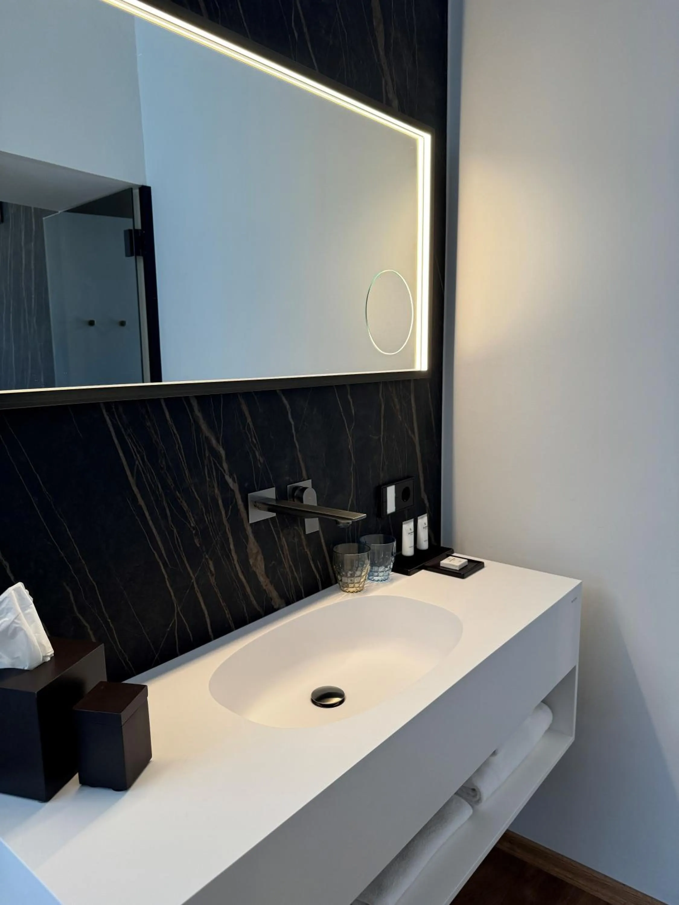 Bathroom in META SUITES historic city living