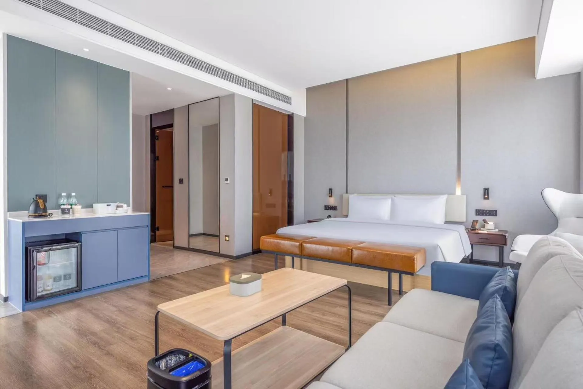 Living room, Bed in Atour Hotel Shenzhen Guangming New City