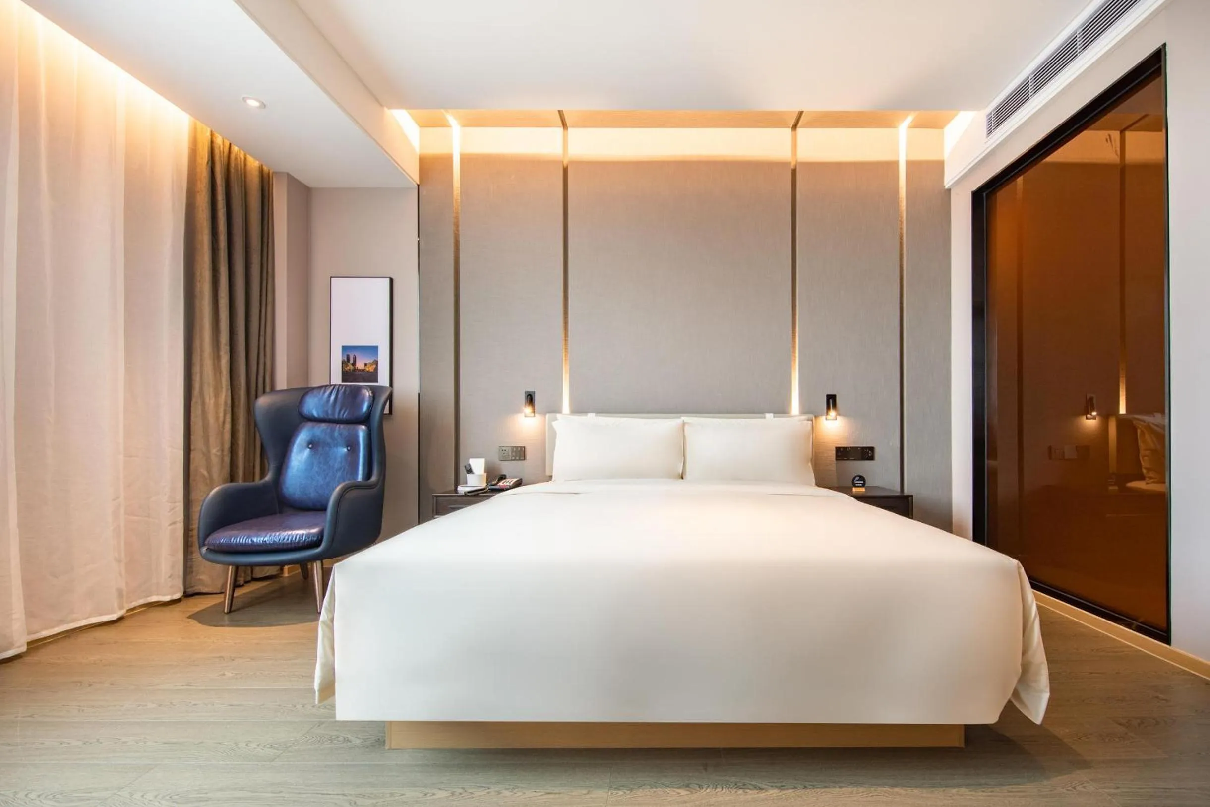 Bed in Atour Hotel Shenzhen Guangming New City